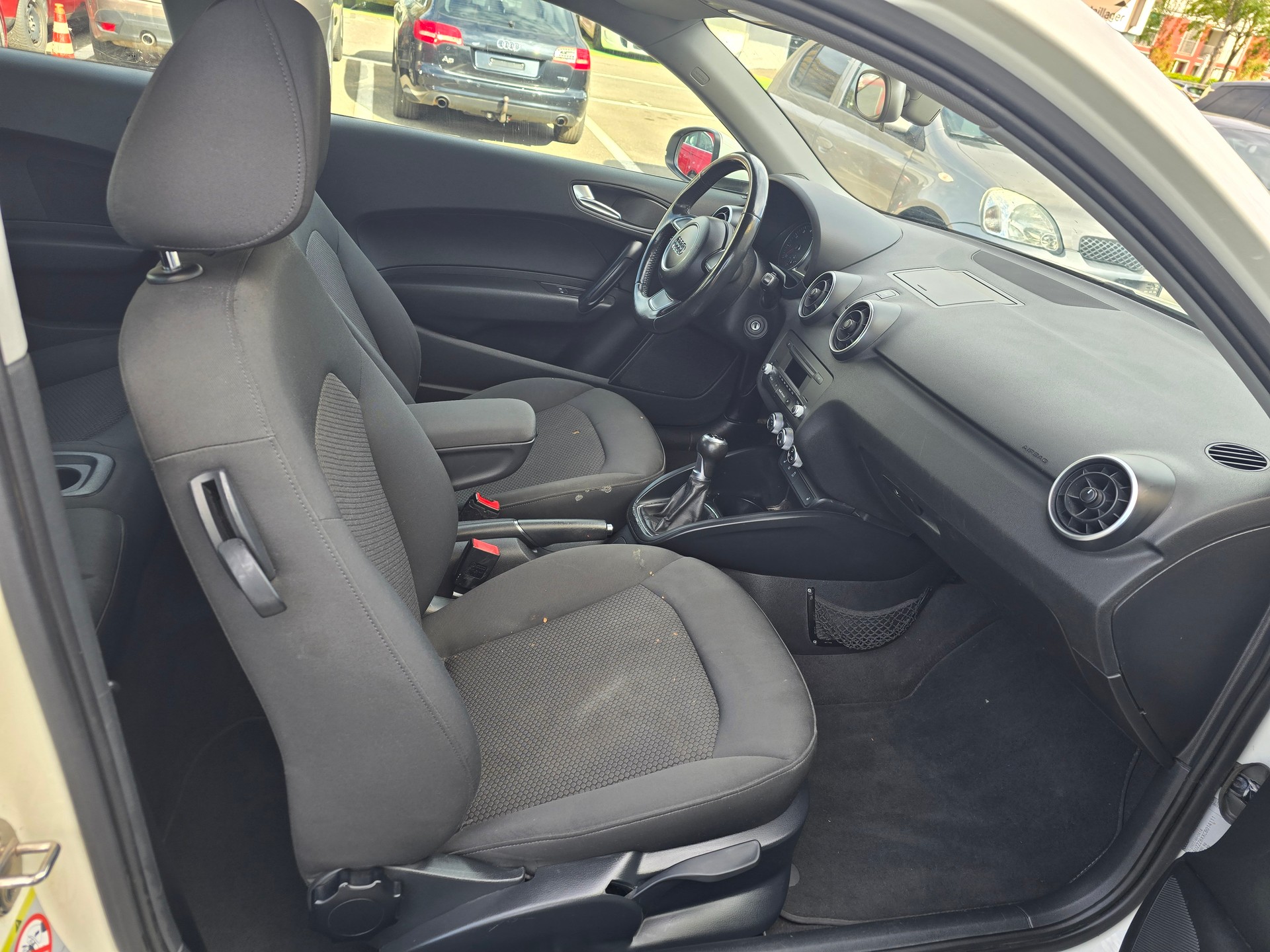 AUDI A1 1.2 TFSI Attraction-image-12