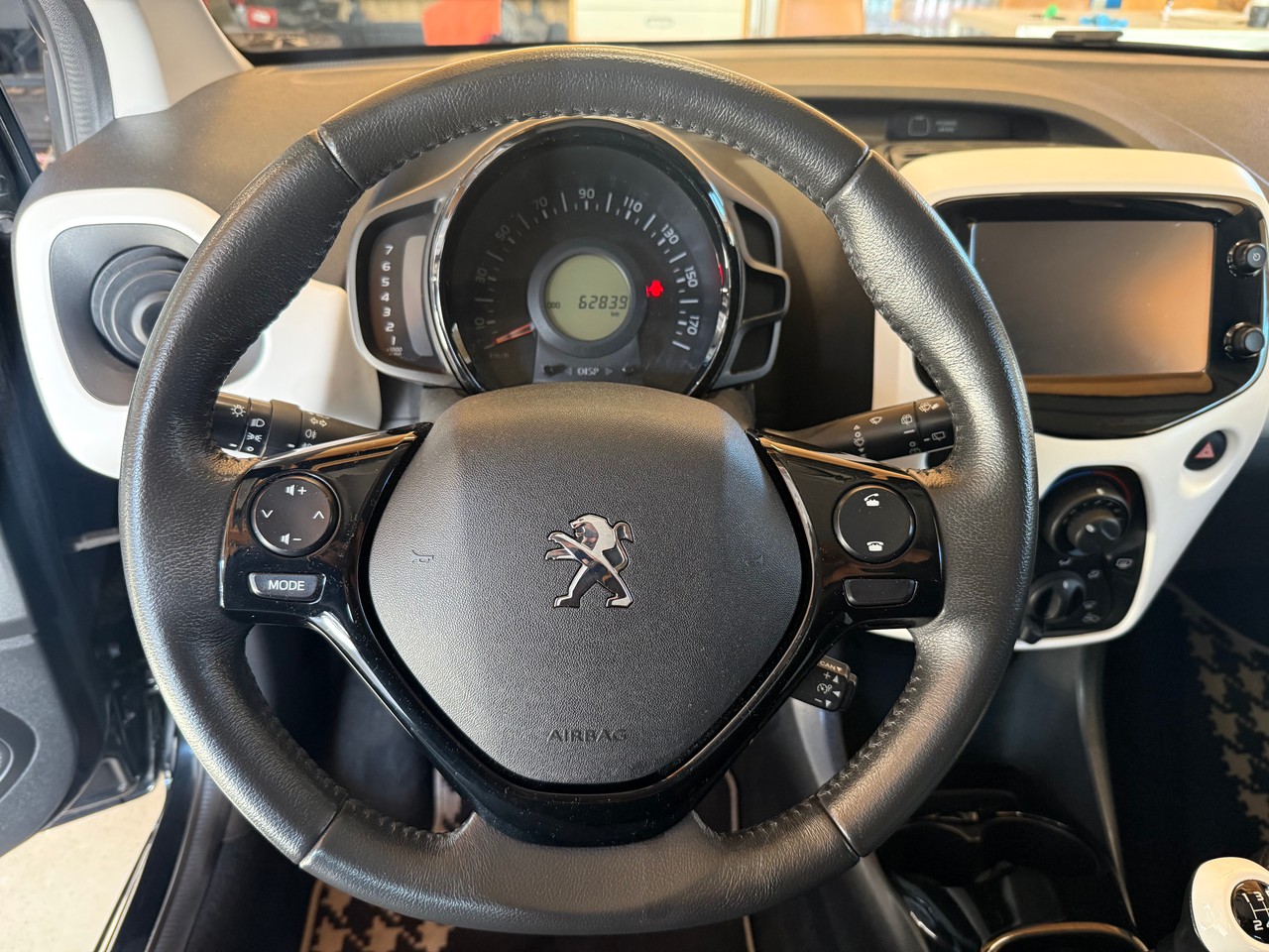 PEUGEOT 108 1.2 VTi Allure Top-image-9