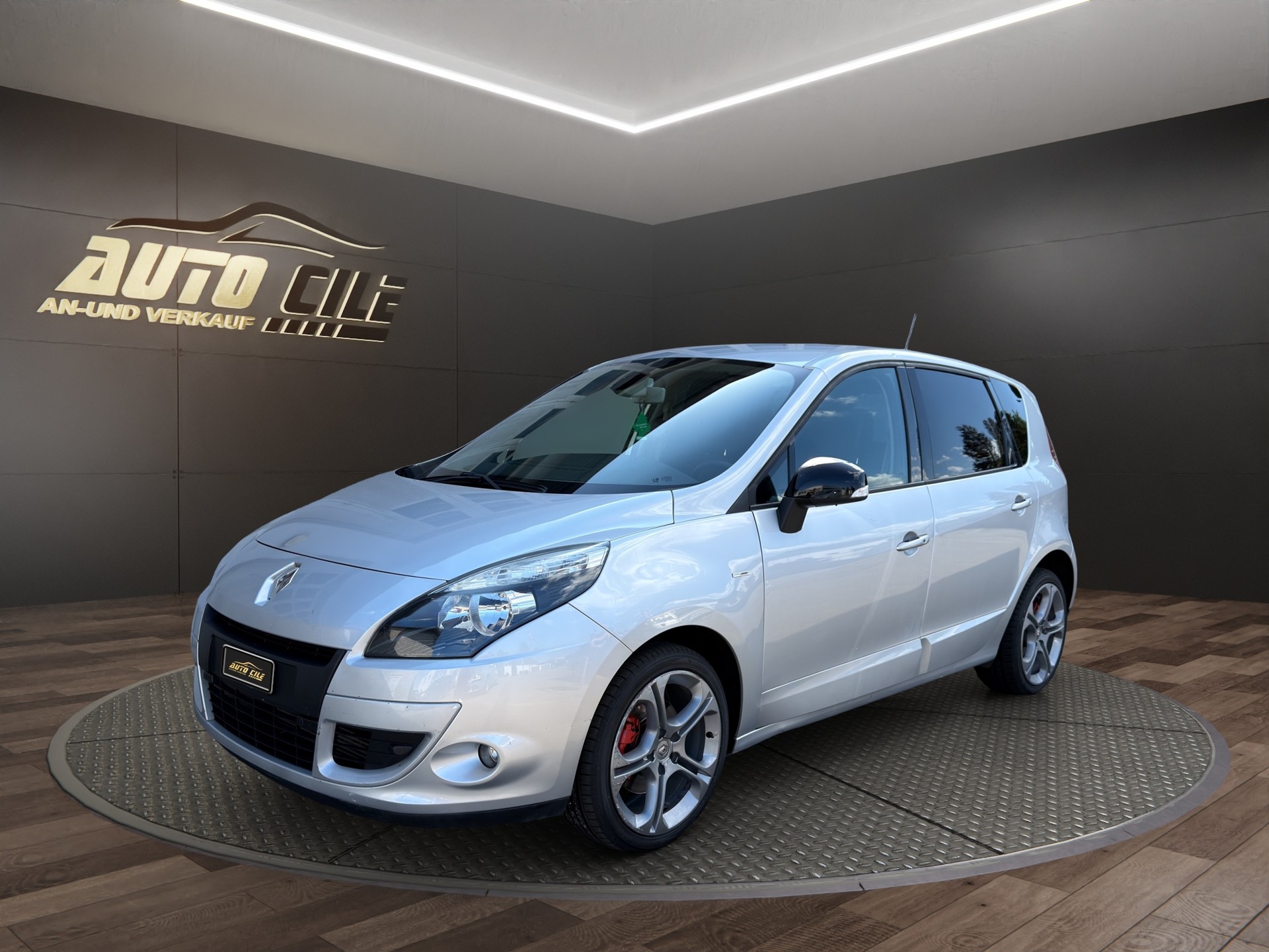 RENAULT Scénic 1.5 dCi Bose EDC-image-0