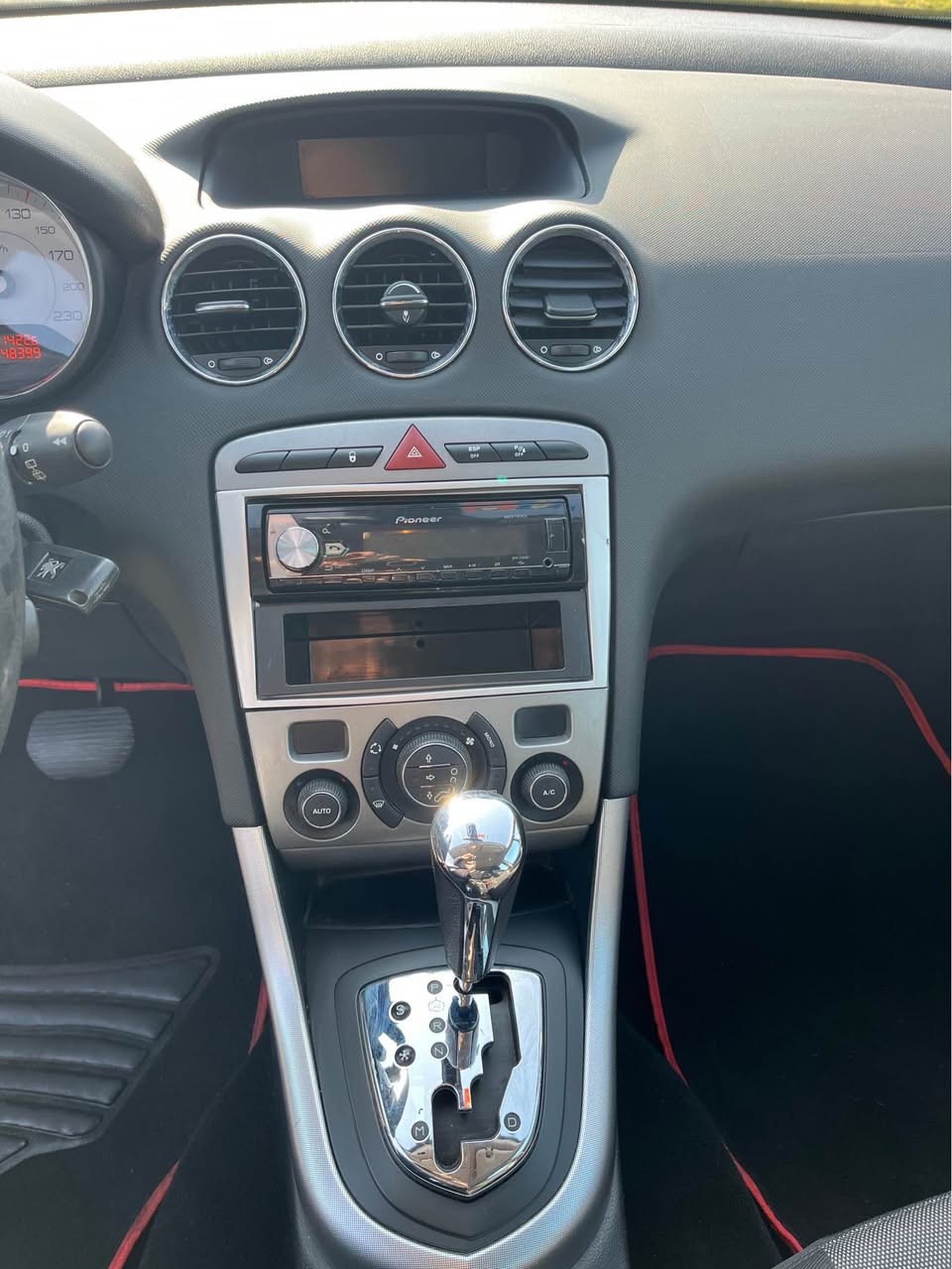 PEUGEOT 308 1.6 16V T XSI Automatic-image-8