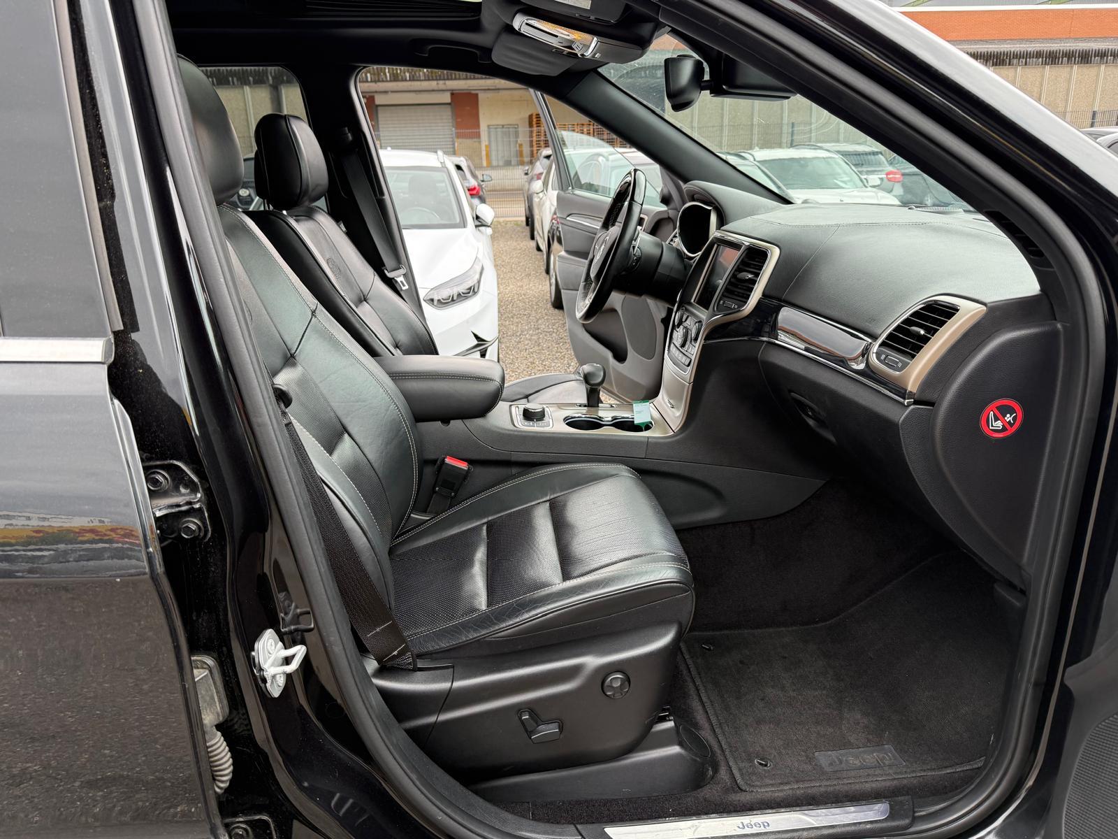 JEEP Grand Cherokee 3.0 CRD 250 Overland-image-10