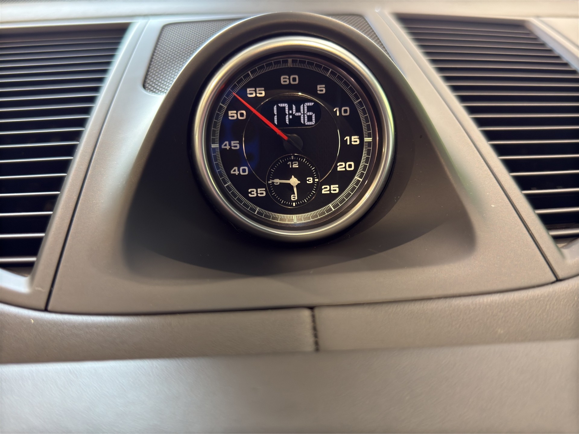 PORSCHE Macan S PDK-image-15