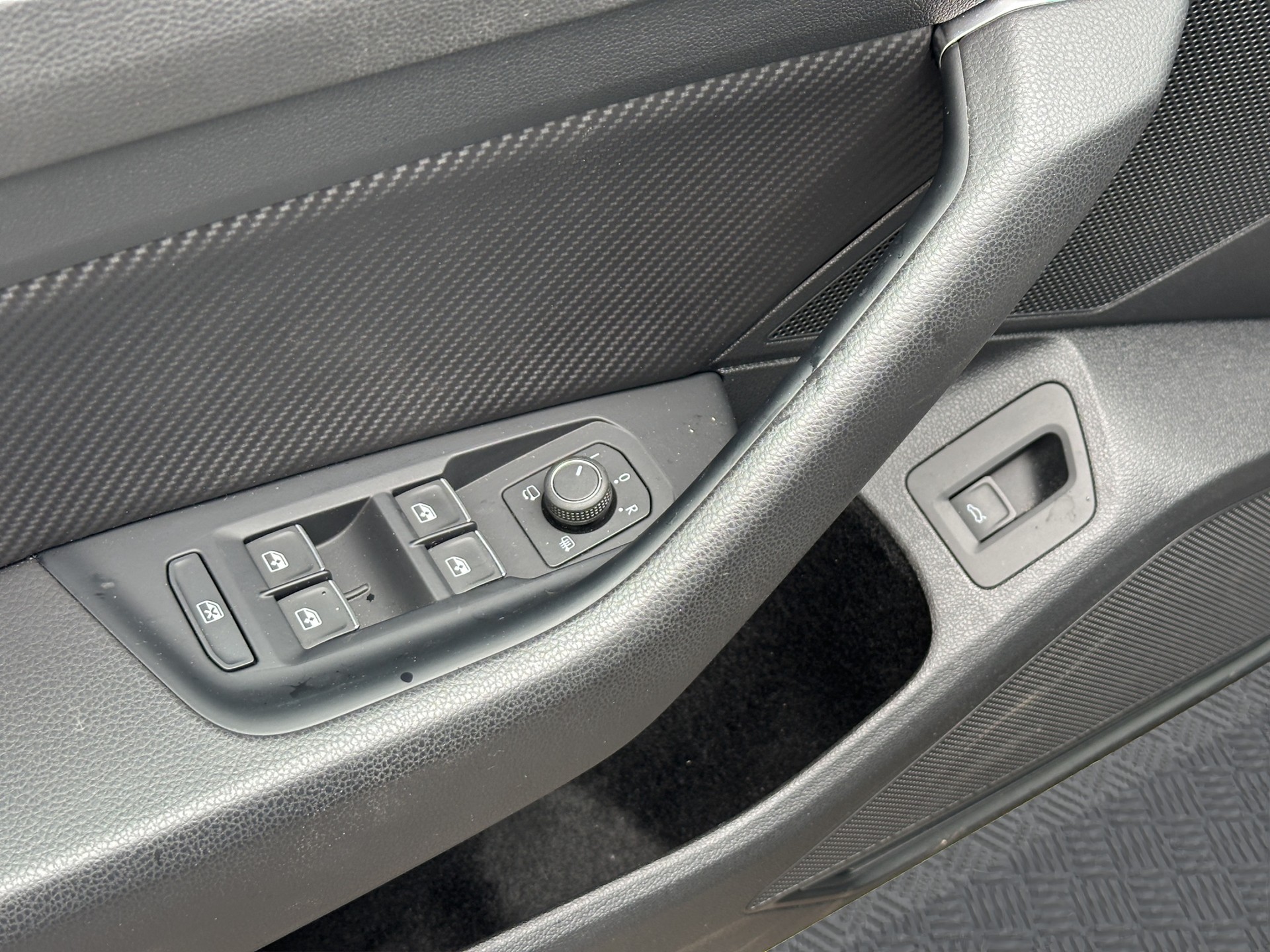 VW Arteon SB 2.0 TSI R 4Motion DSG-image-8