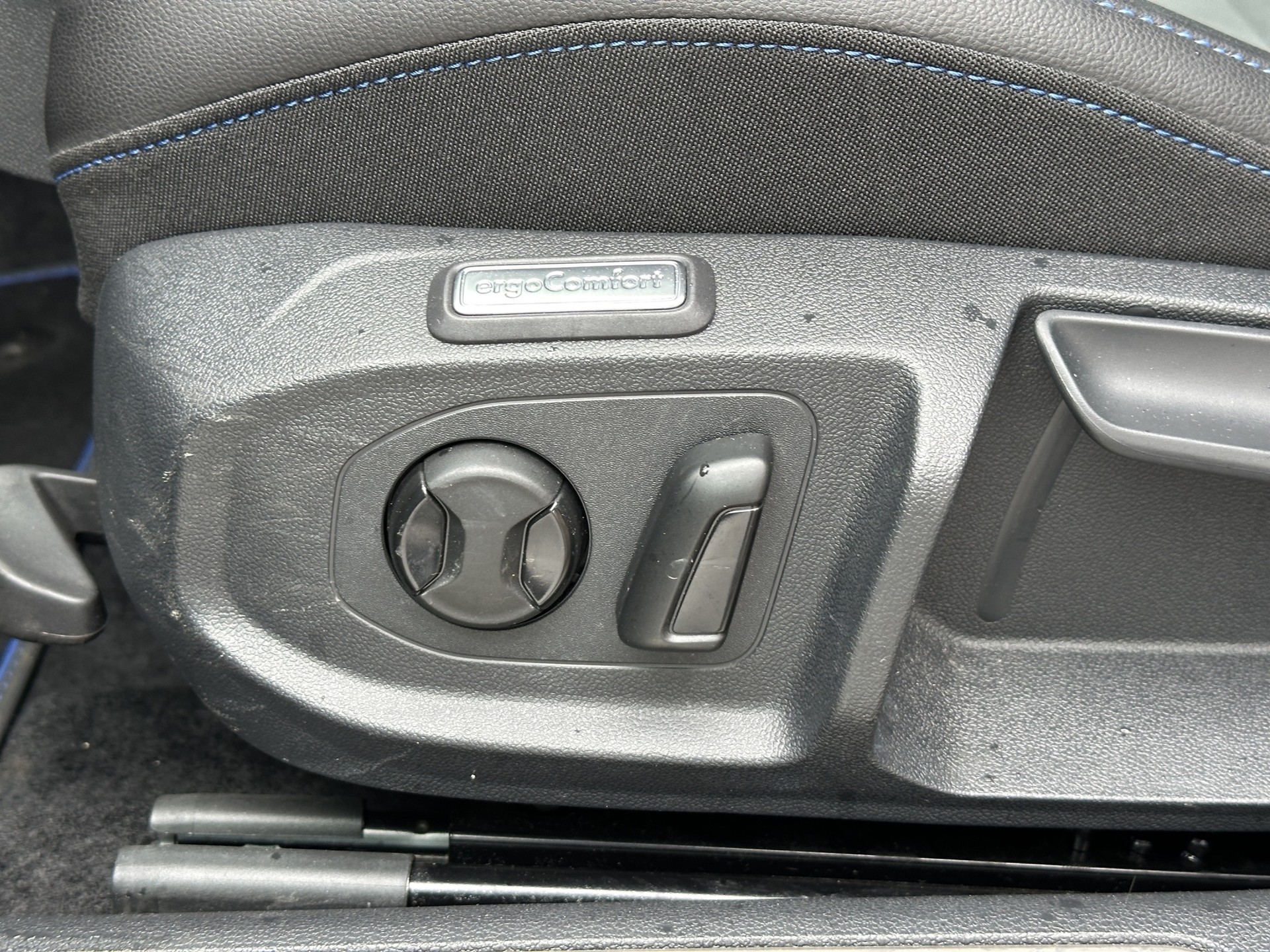 VW Arteon SB 2.0 TSI R 4Motion DSG-image-9
