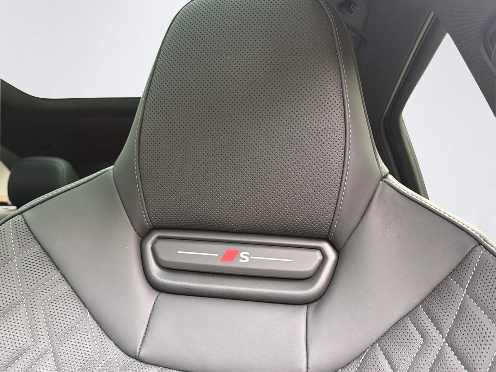 AUDI A5 Avant 2.0 e-hybrid 270 quattro S-Tronic-image-13