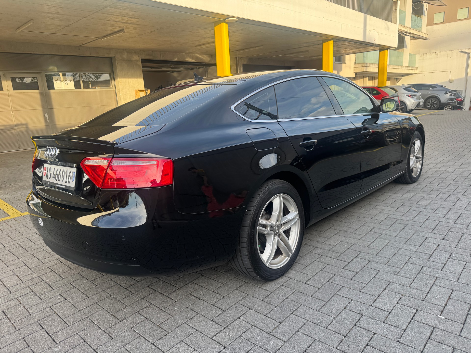 AUDI A5 Sportback 2.0 TDI-image-5