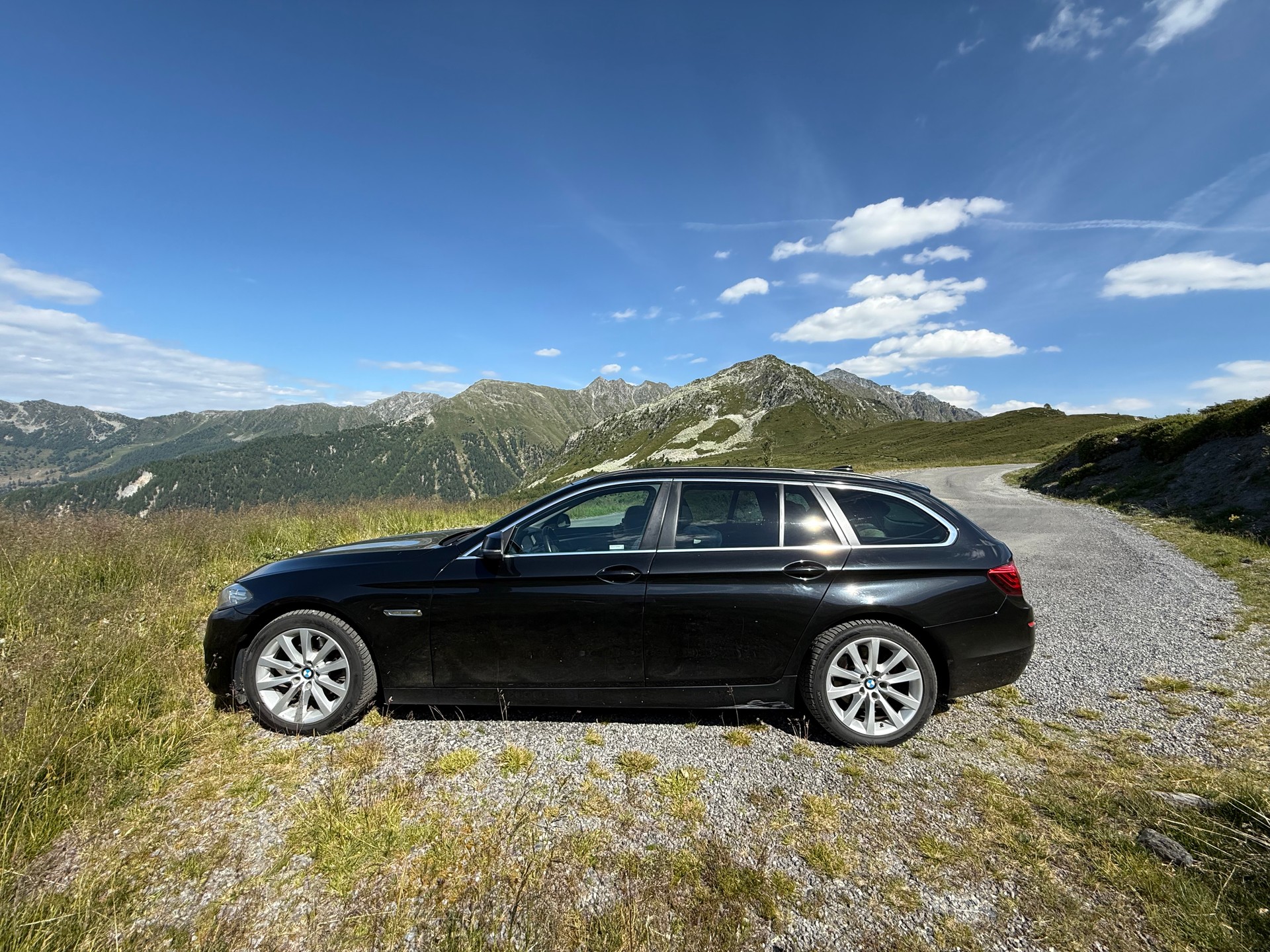 BMW 520d xDrive Luxury Line-image-1