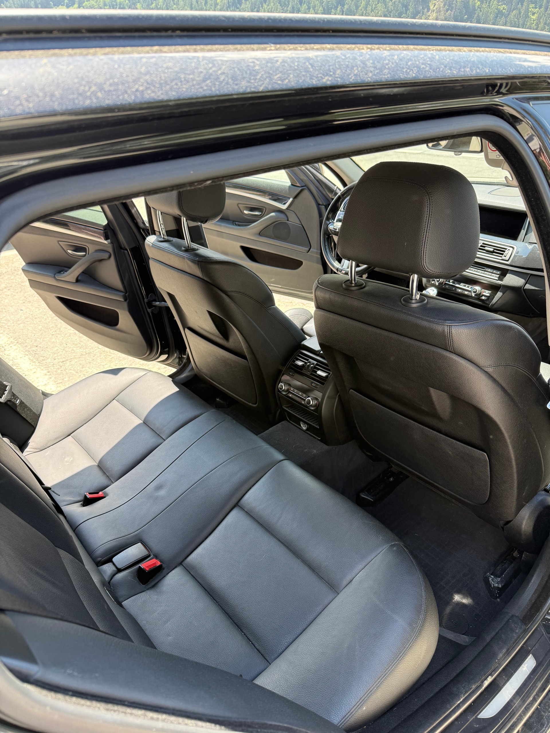 BMW 520d xDrive Luxury Line-image-4