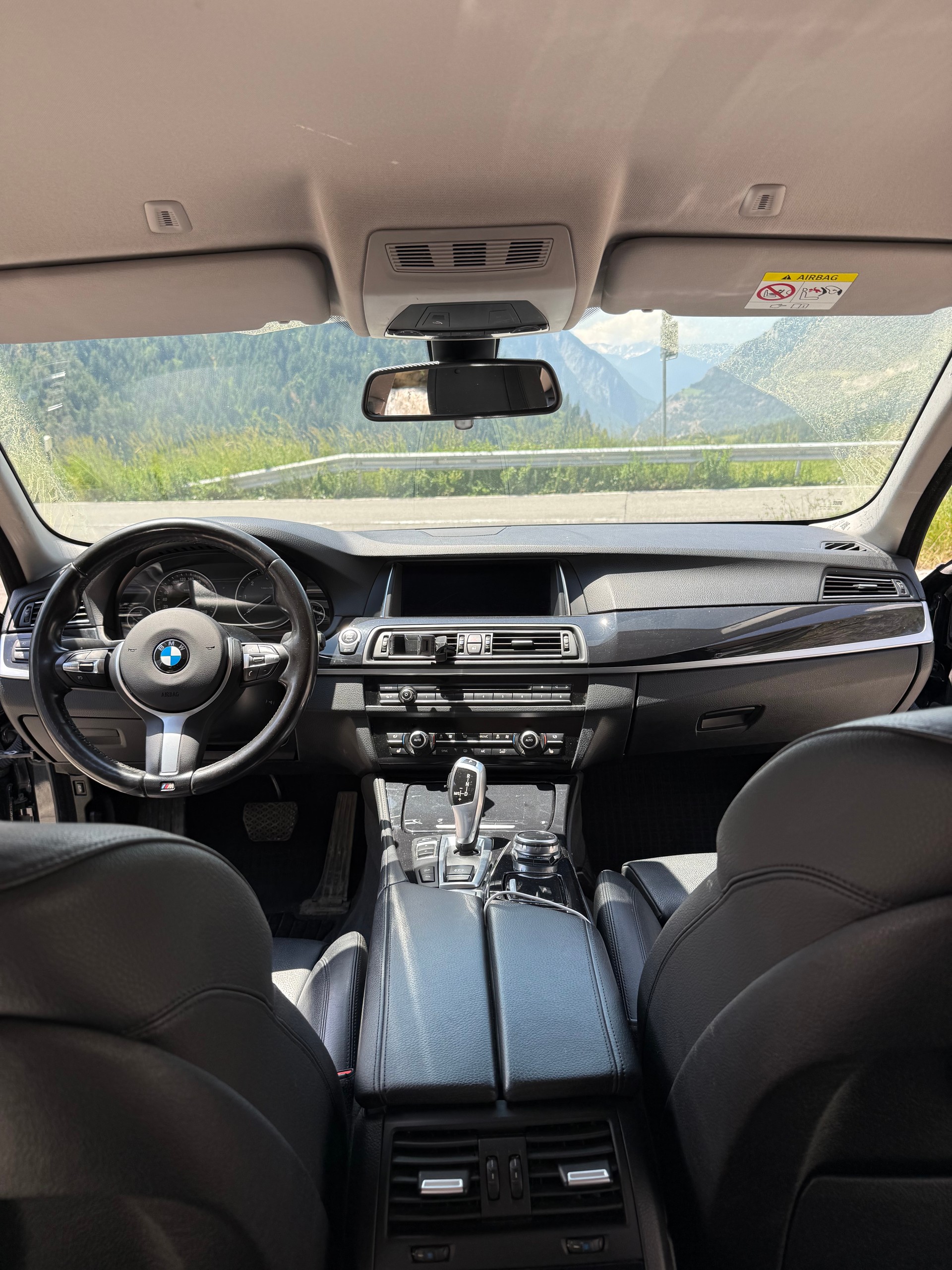 BMW 520d xDrive Luxury Line-image-5