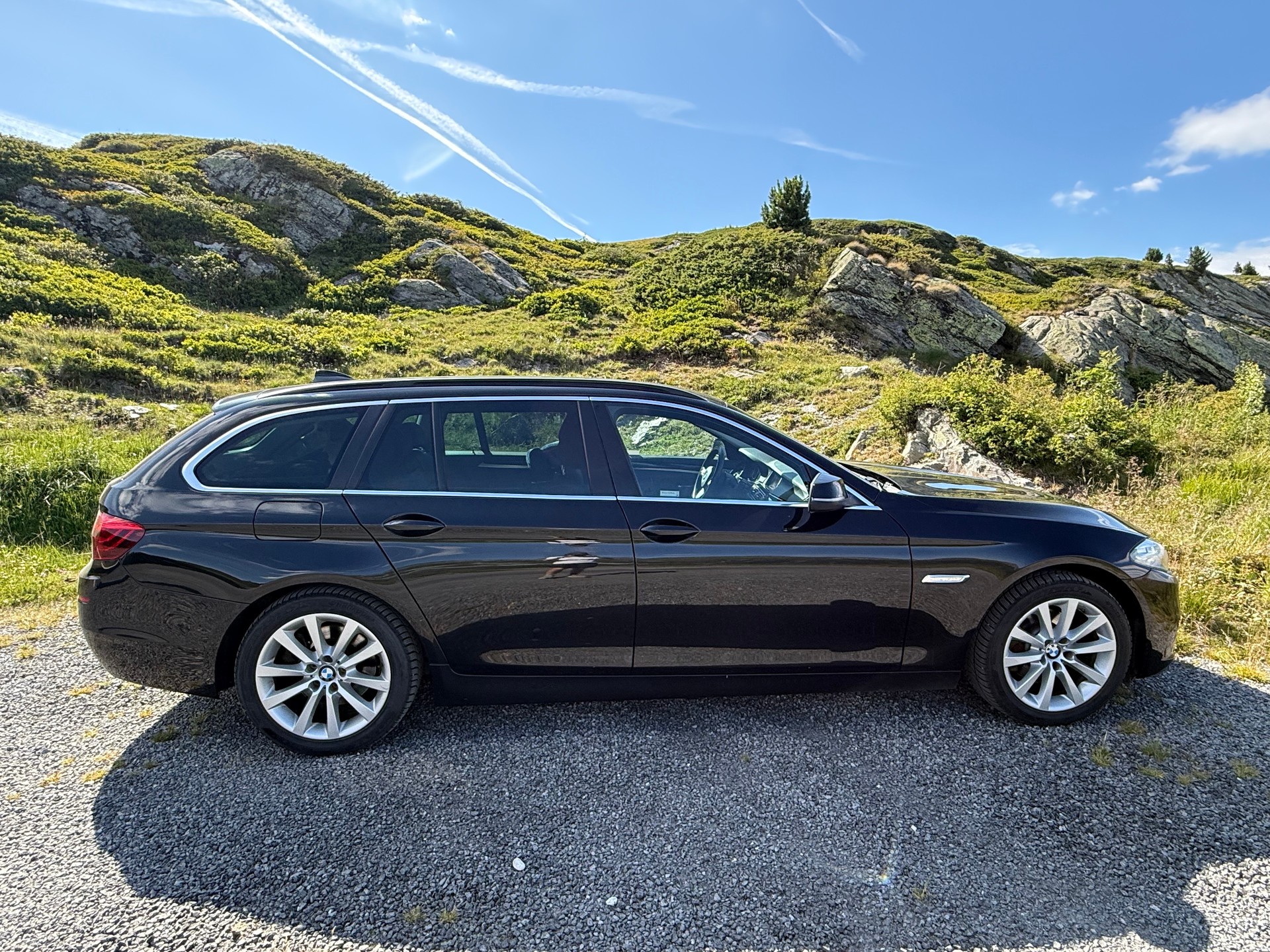 BMW 520d xDrive Luxury Line-image-2