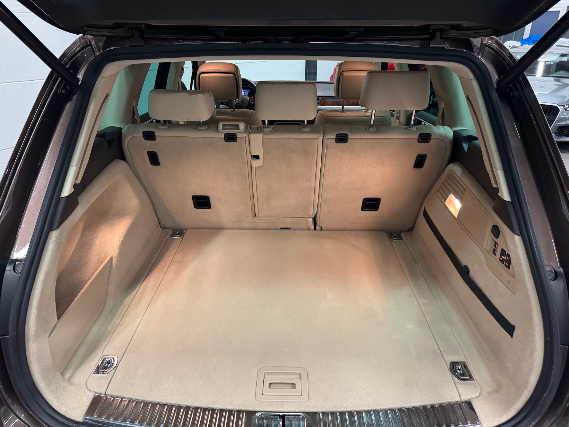 VW Touareg 3.0 TDI BlueMotion Technology Tiptronic-image-22