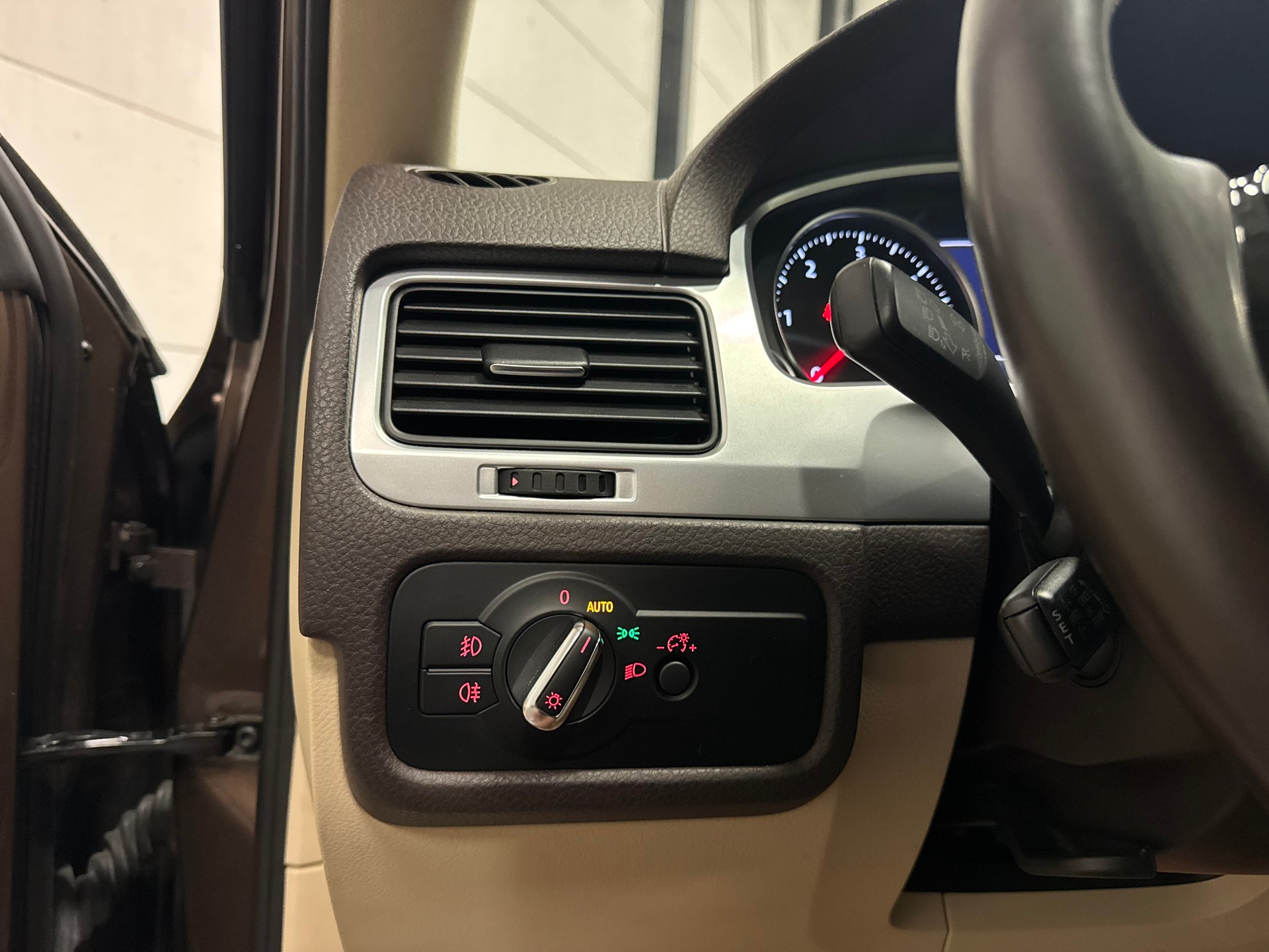 VW Touareg 3.0 TDI BlueMotion Technology Tiptronic-image-27
