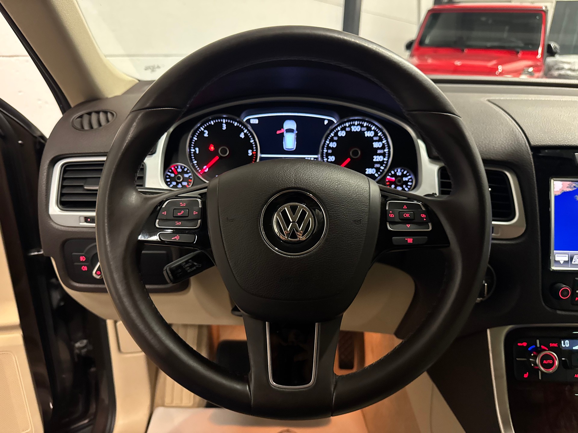 VW Touareg 3.0 TDI BlueMotion Technology Tiptronic-image-23
