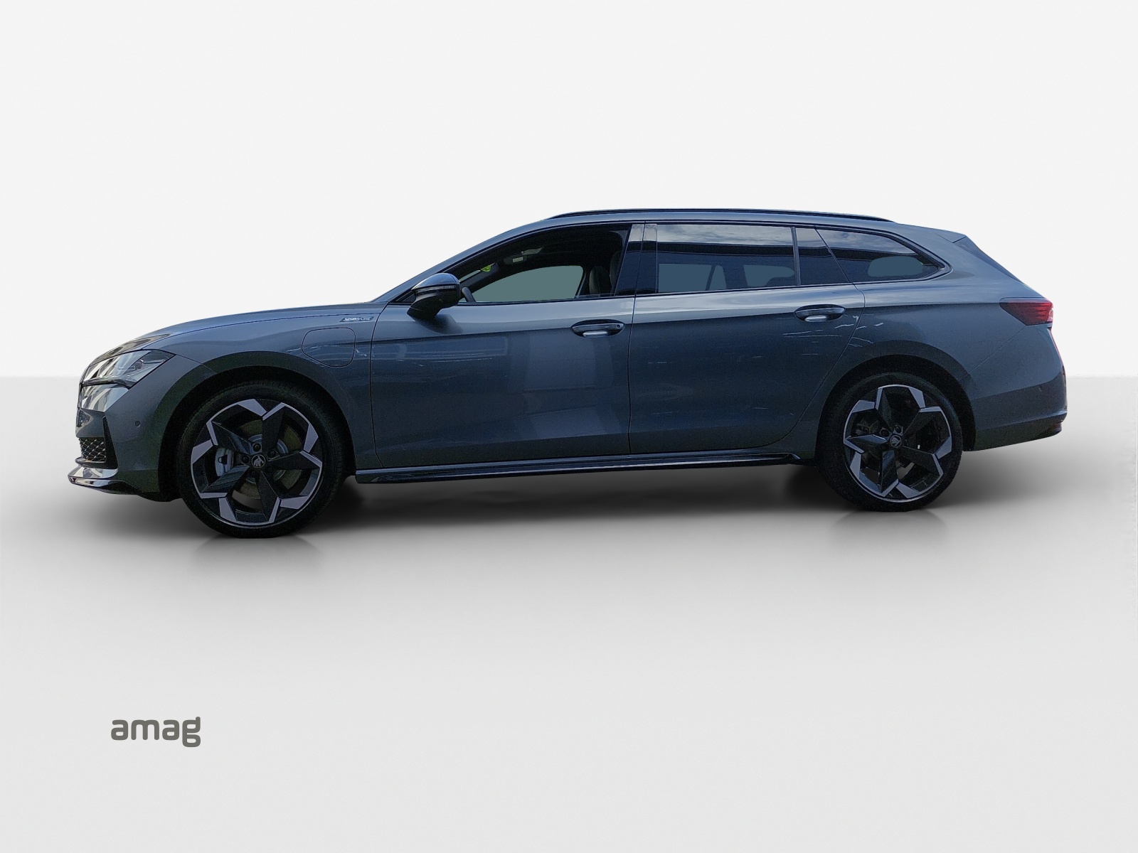 SKODA Superb Combi 1.5 TSI PHEV Sportline DSG-image-1