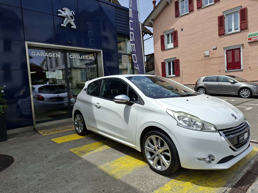 PEUGEOT 208 1.6 THP Allure-image-2
