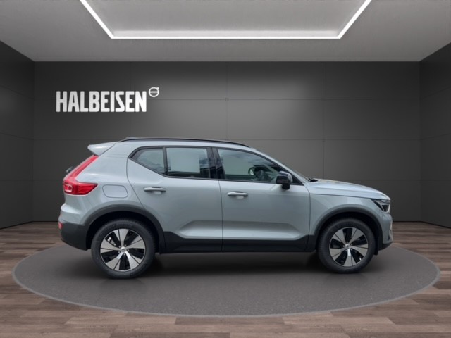 VOLVO XC40 2.0 B3 MH Plus Dark-image-3