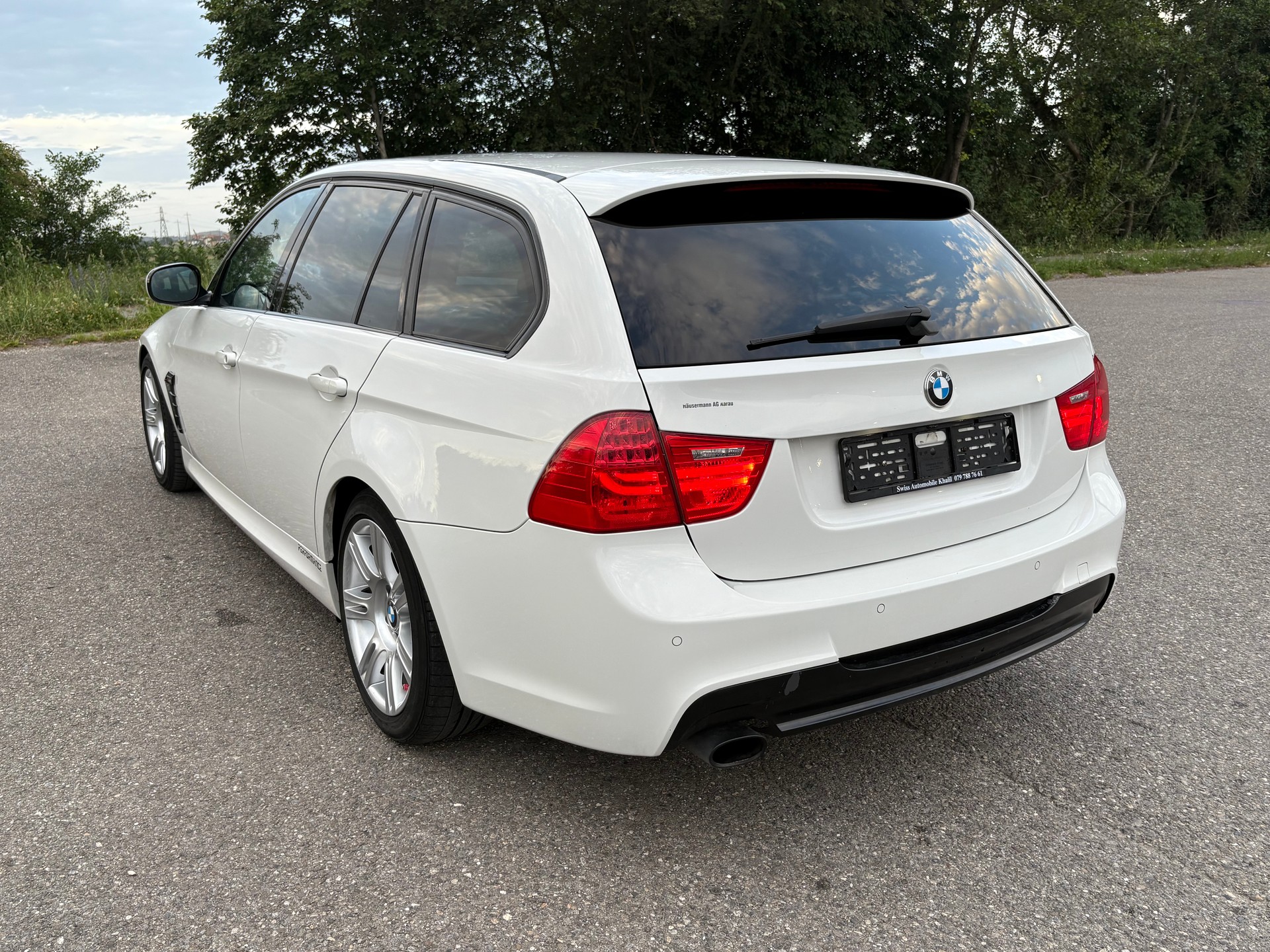 BMW 318d Touring Access-image-7
