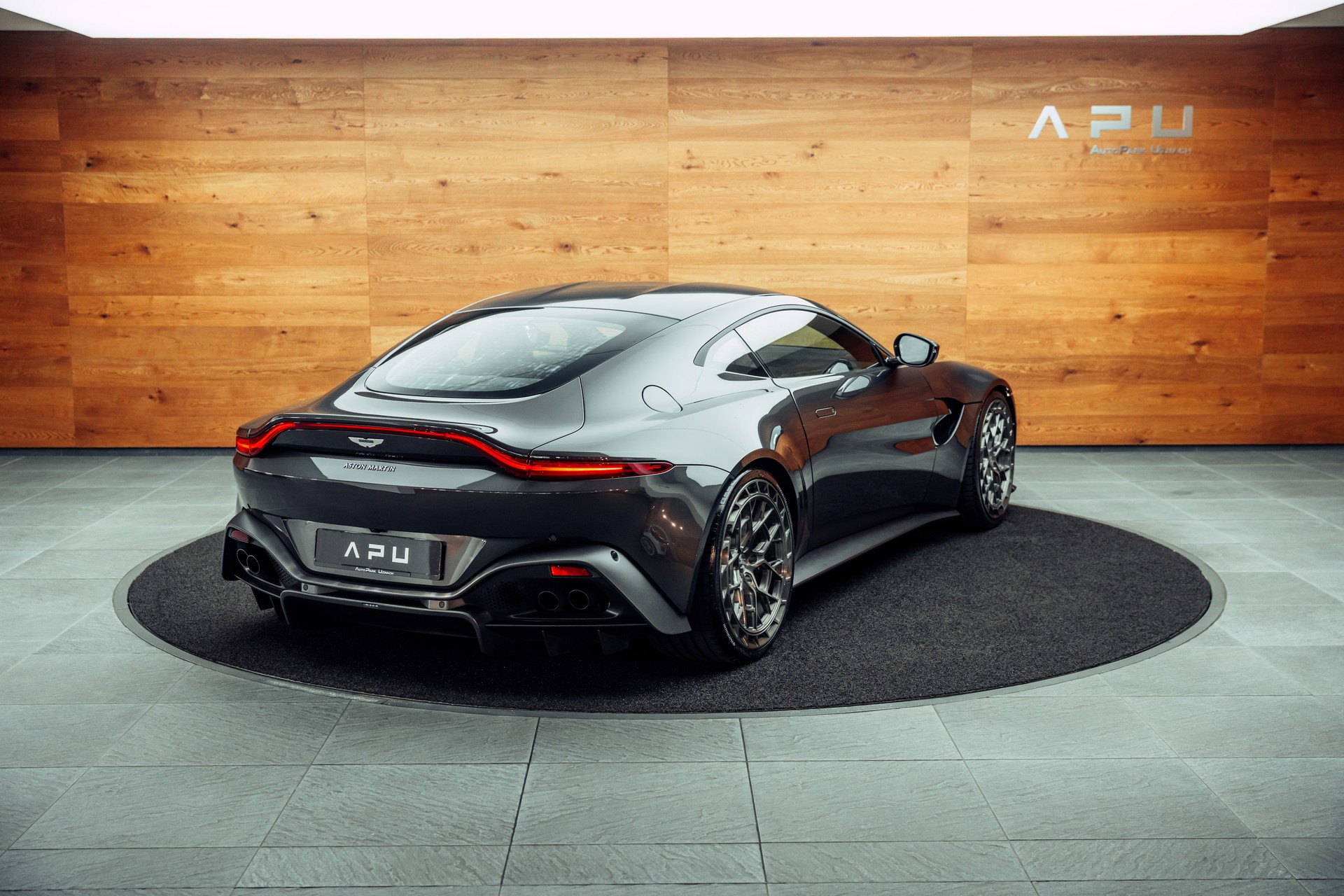 ASTON MARTIN V8 Vantage 4.0 Coupé-image-1