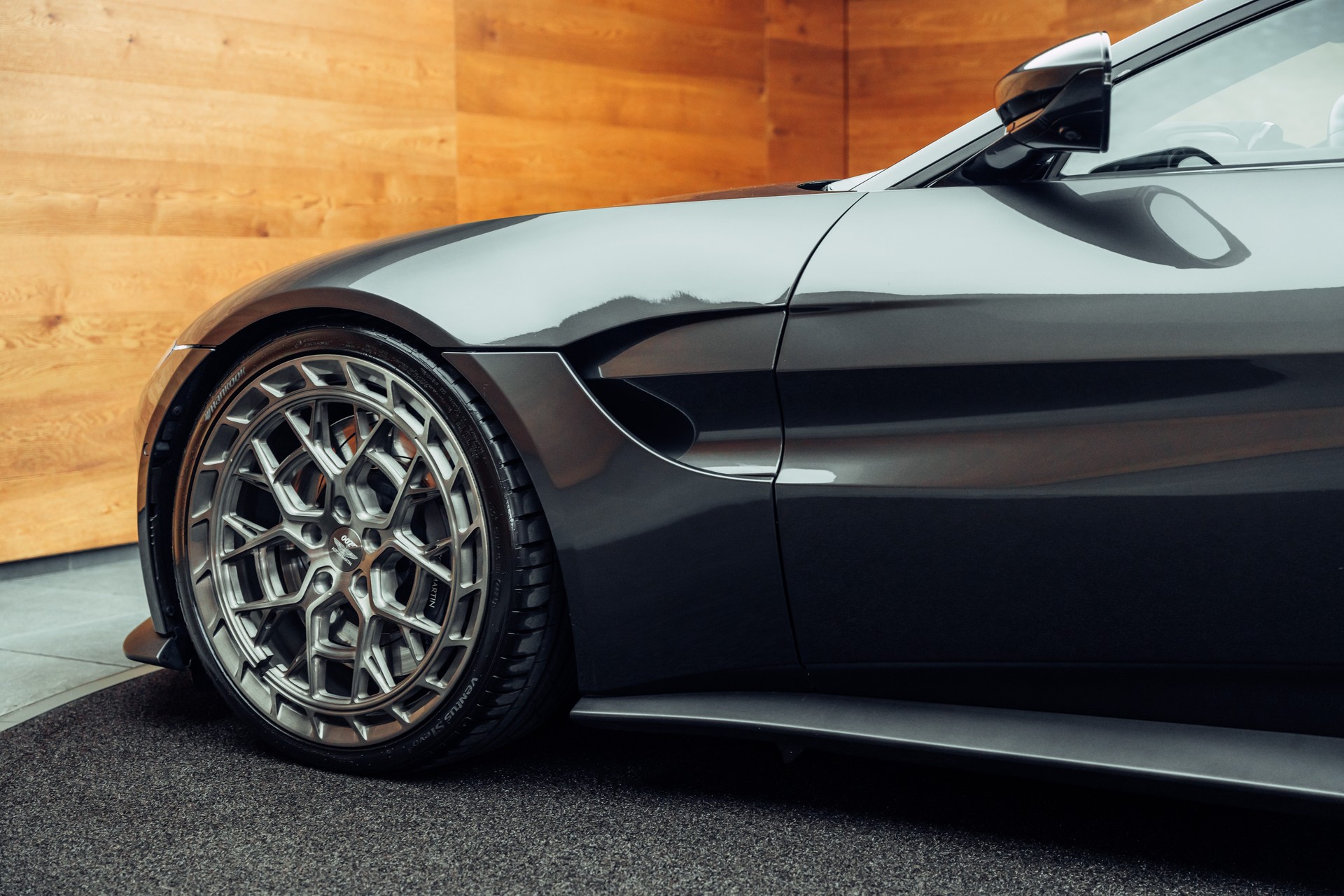 ASTON MARTIN V8 Vantage 4.0 Coupé-image-19