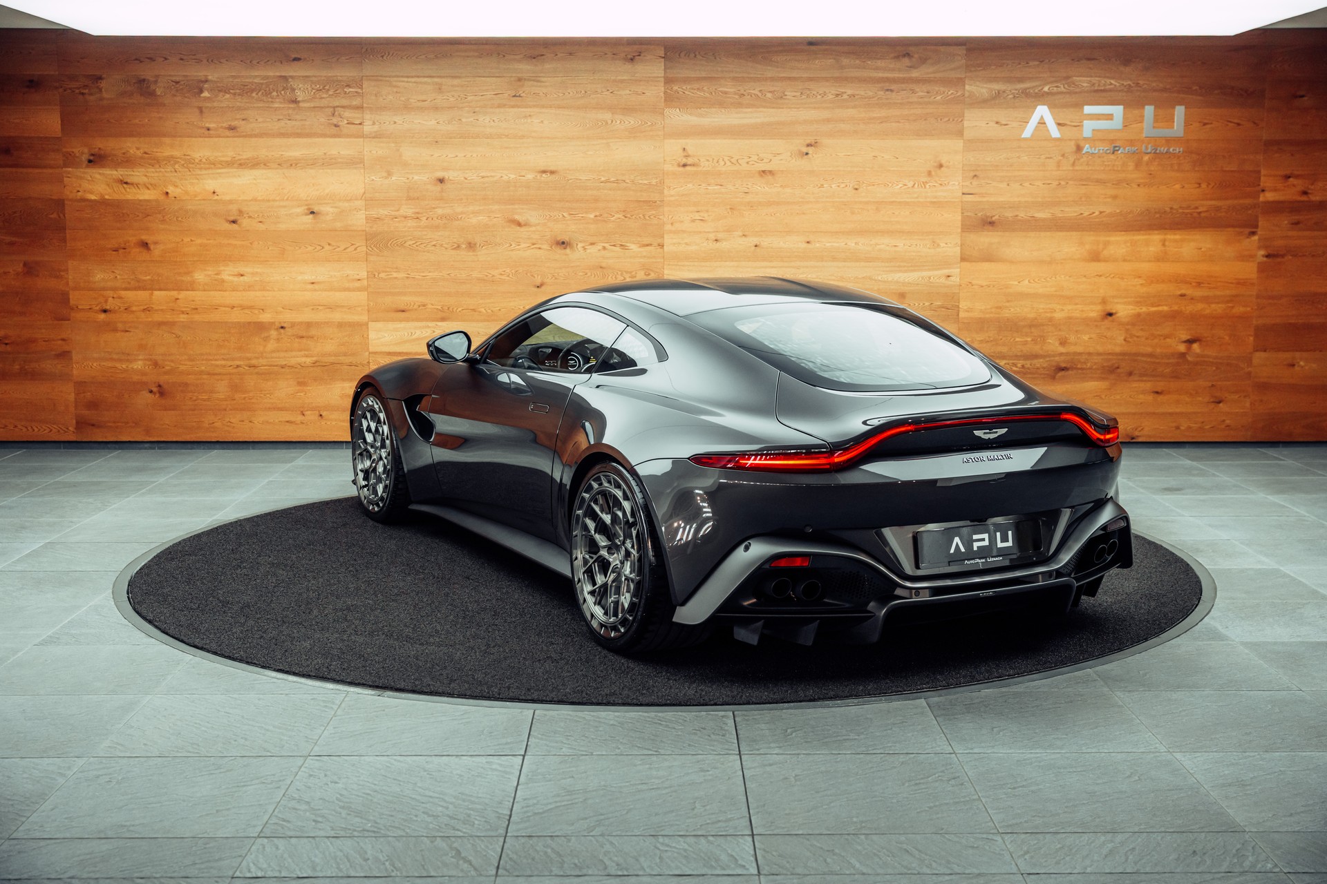 ASTON MARTIN V8 Vantage 4.0 Coupé-image-2