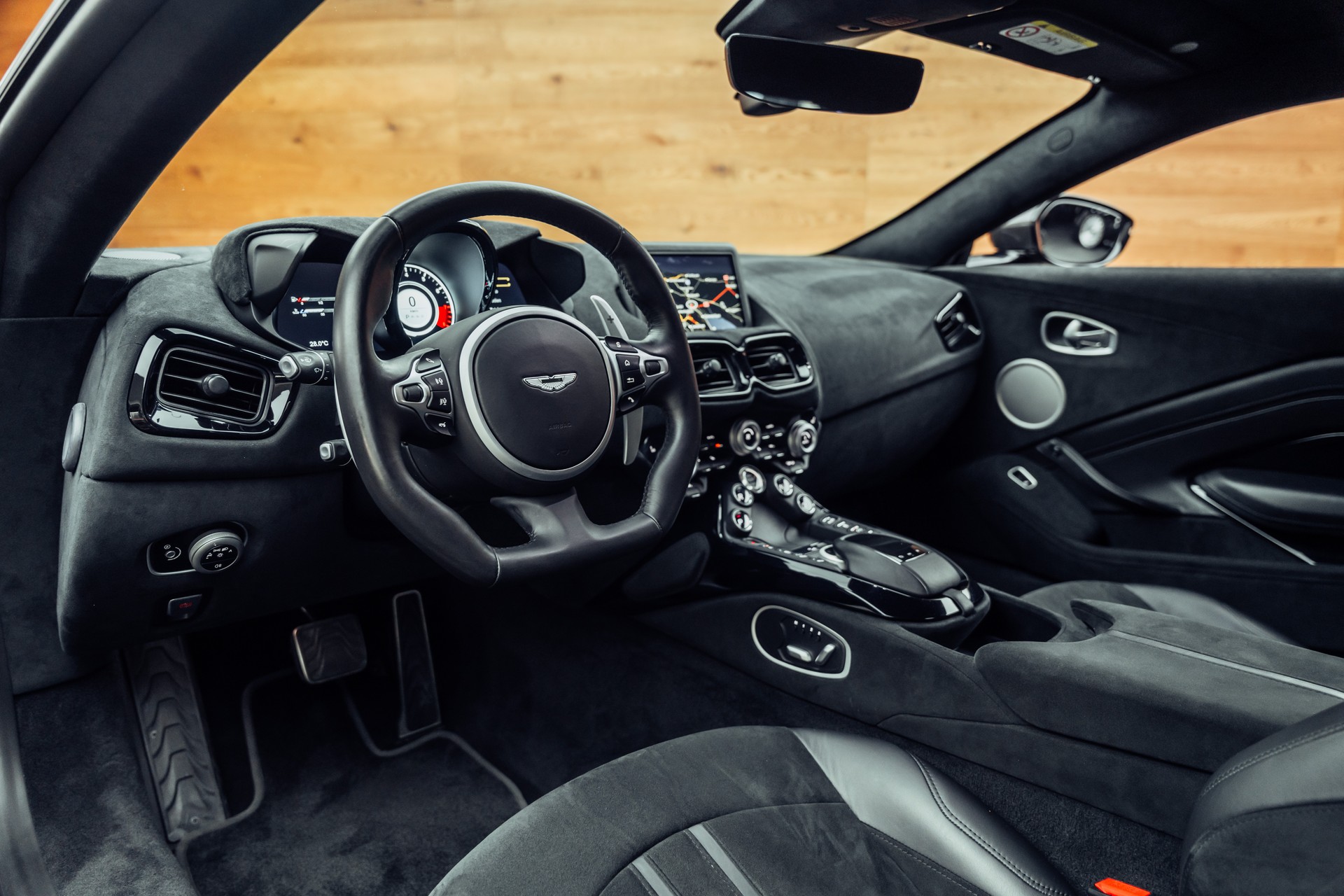 ASTON MARTIN V8 Vantage 4.0 Coupé-image-4