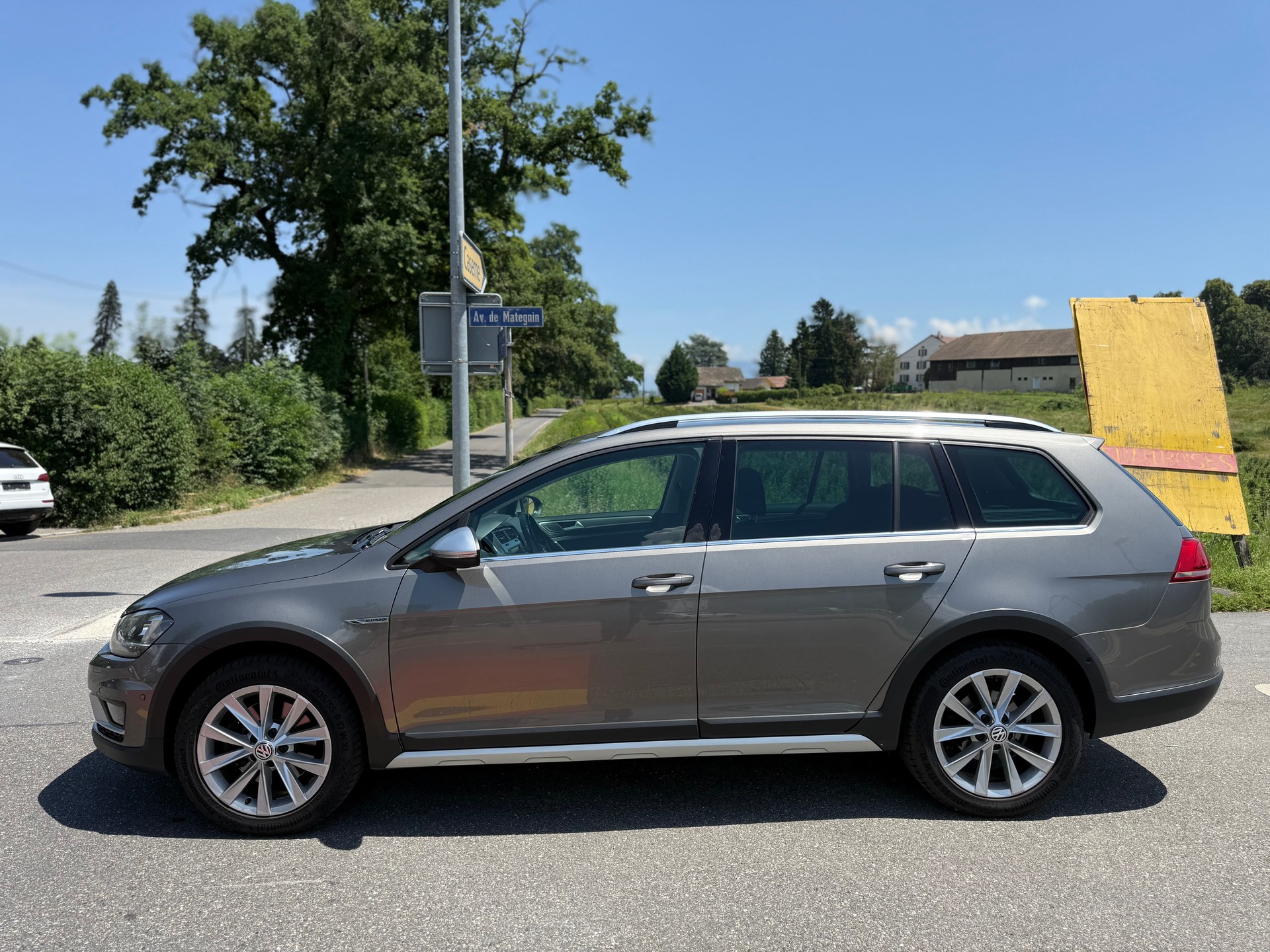 VW Golf 2.0 TDI Alltrack 4Motion-image-3