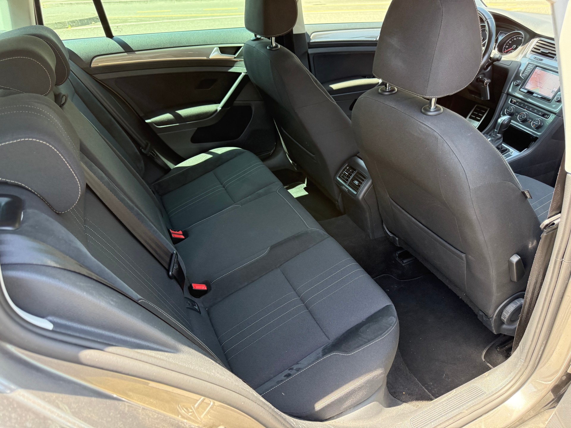 VW Golf 2.0 TDI Alltrack 4Motion-image-12