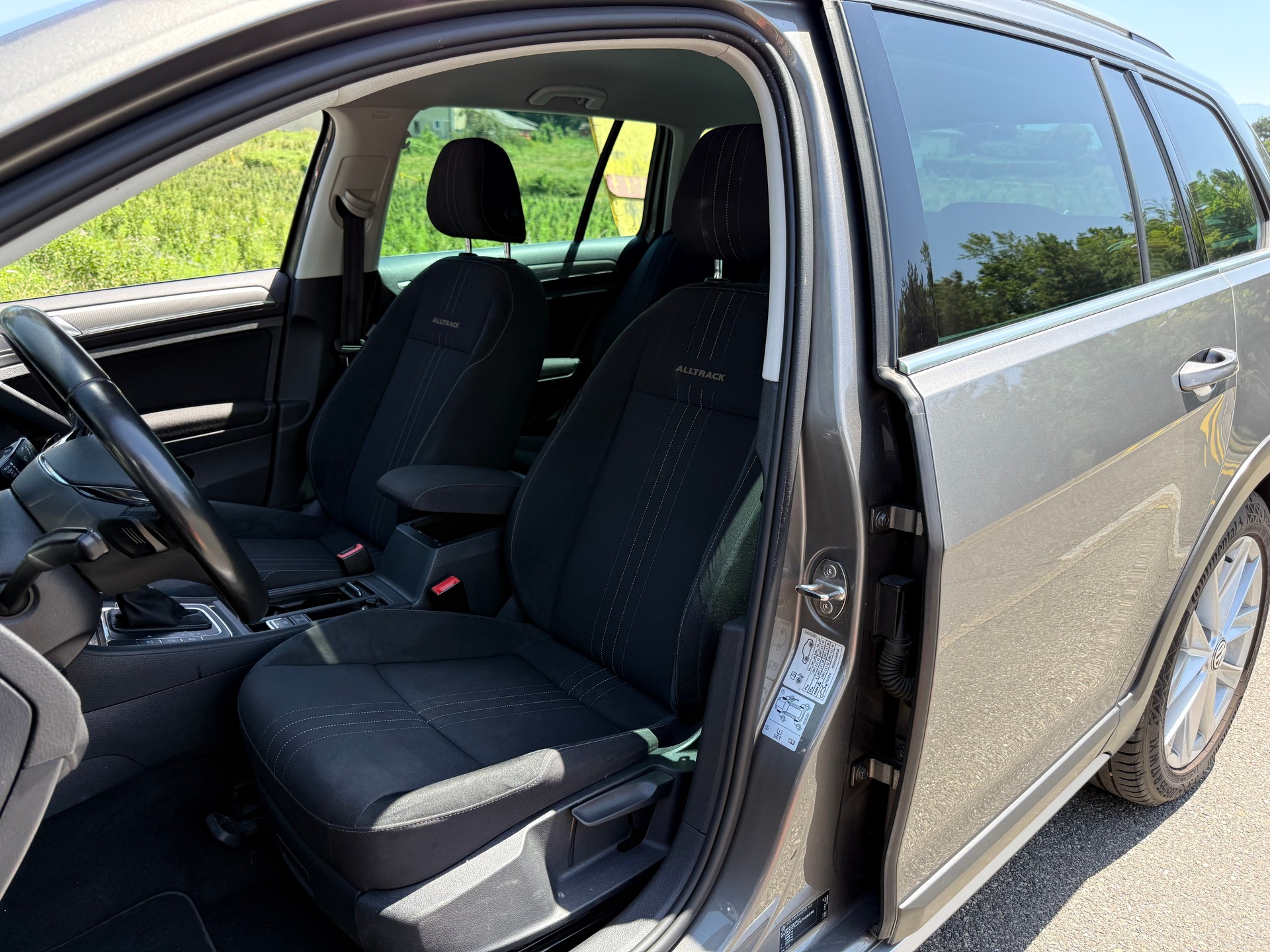 VW Golf 2.0 TDI Alltrack 4Motion-image-8