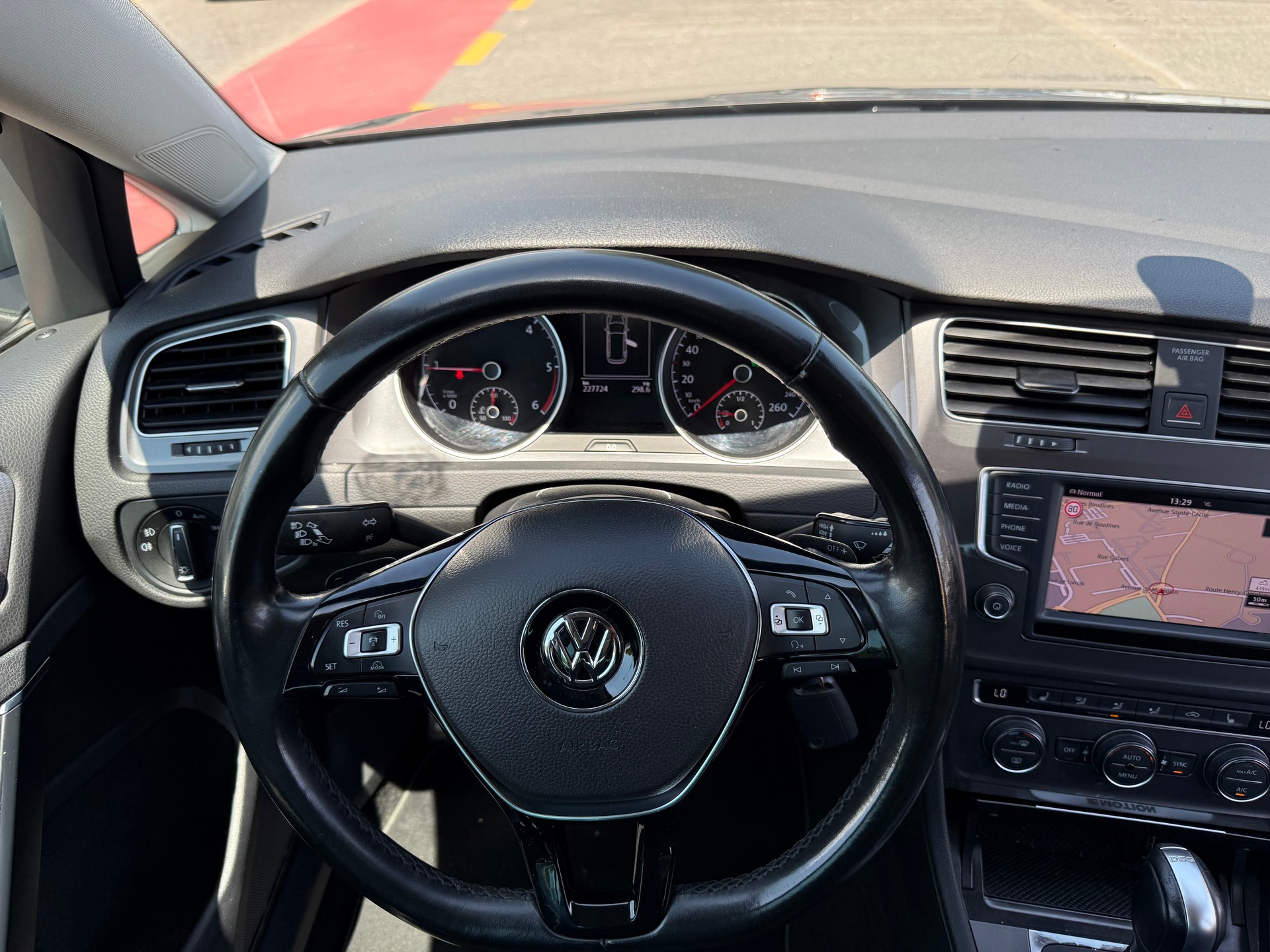 VW Golf 2.0 TDI Alltrack 4Motion-image-10