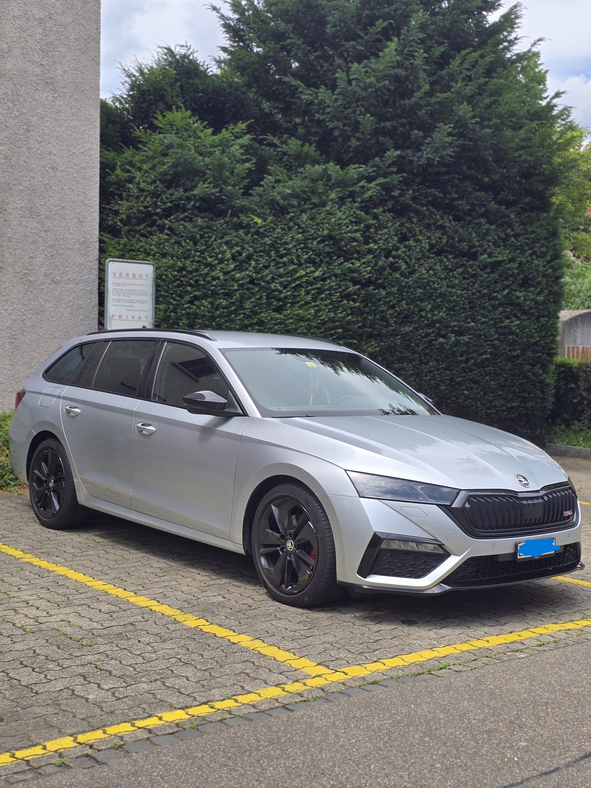SKODA 2.0 TDI RS 4x4 DSG-image-5