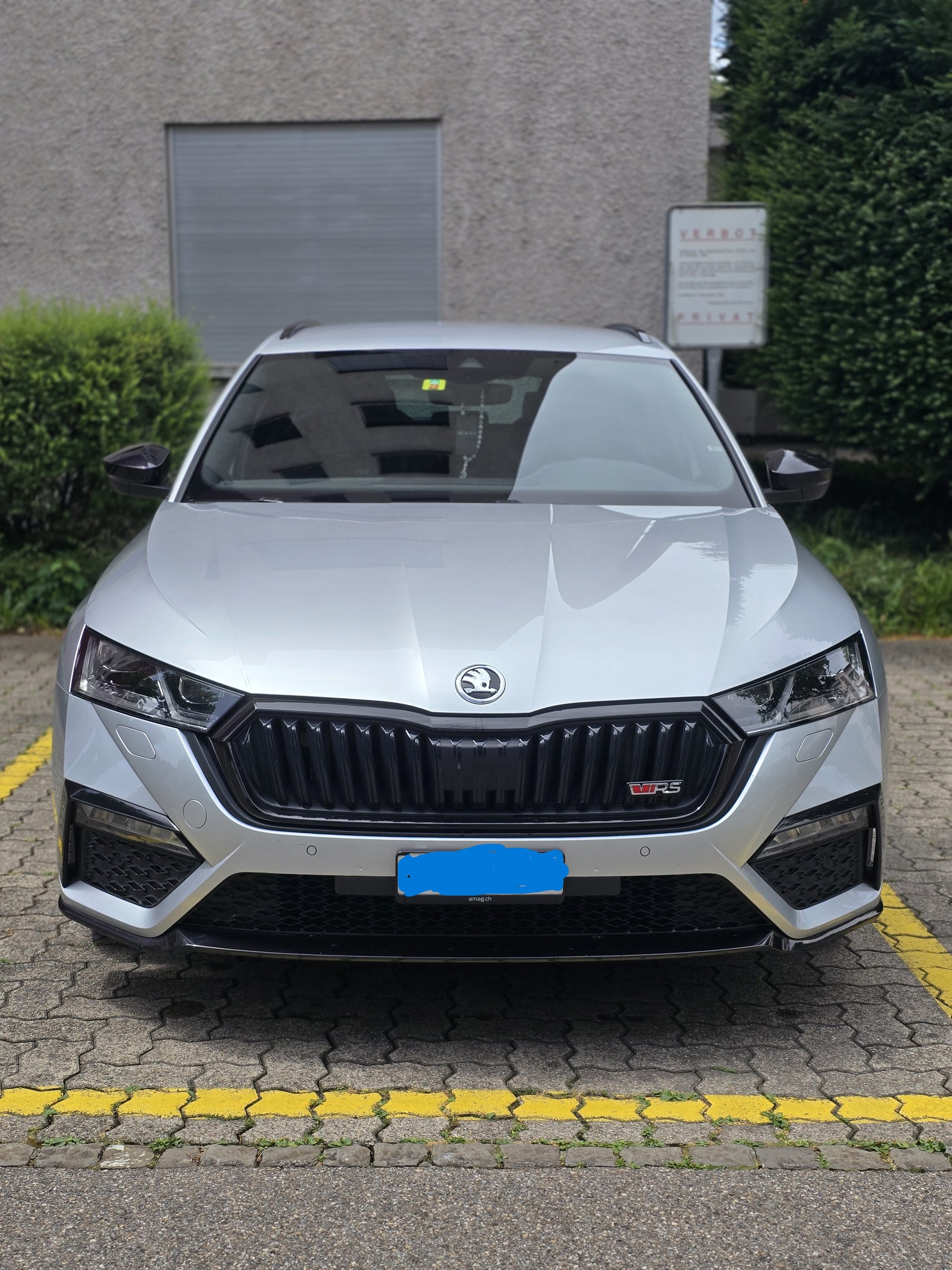 SKODA 2.0 TDI RS 4x4 DSG-image-0