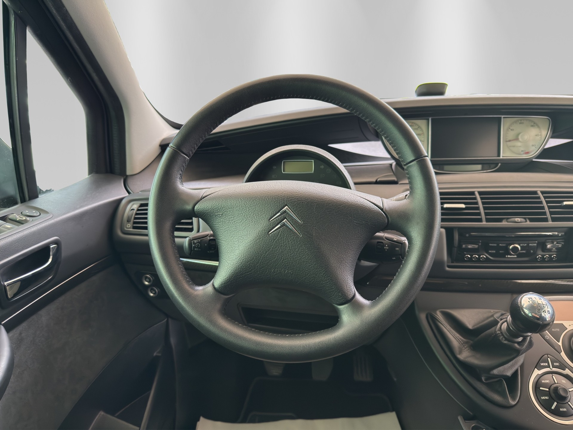 CITROEN C8 2.0 16V HDi Exclusive-image-9