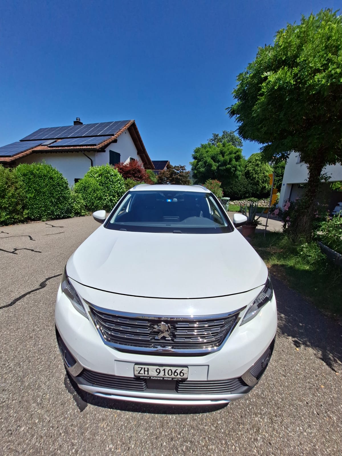 PEUGEOT 1.5 BlueHDi Allure-image-0