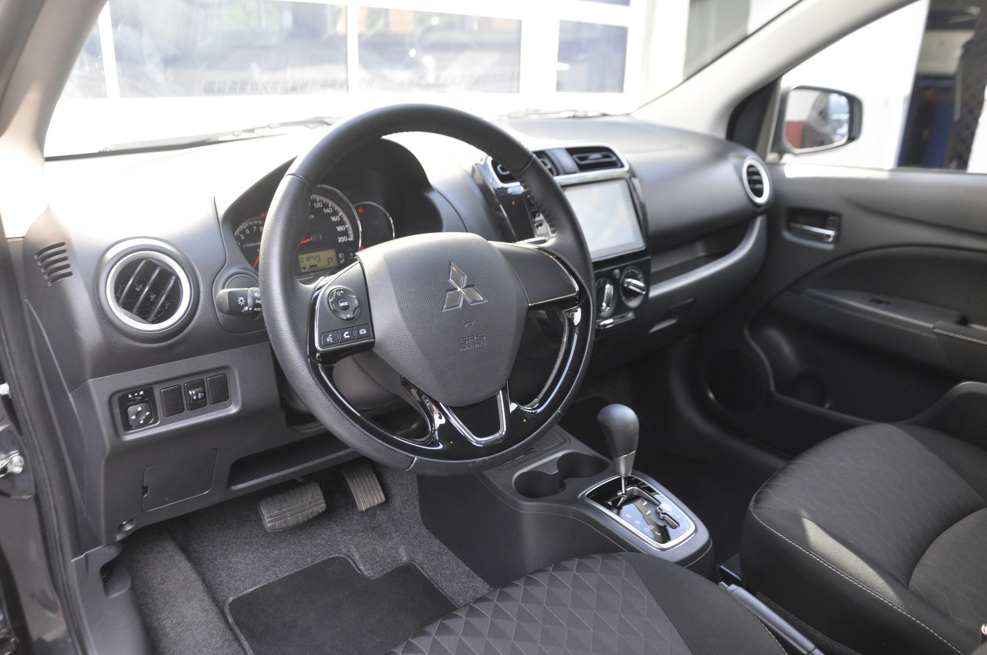MITSUBISHI Space Star 1.2 CVT Inform I Automatik-image-5