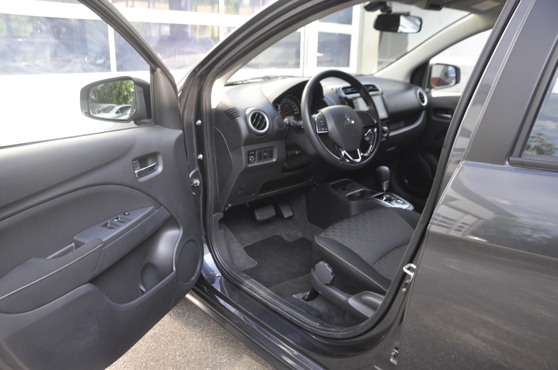 MITSUBISHI Space Star 1.2 CVT Inform I Automatik-image-3