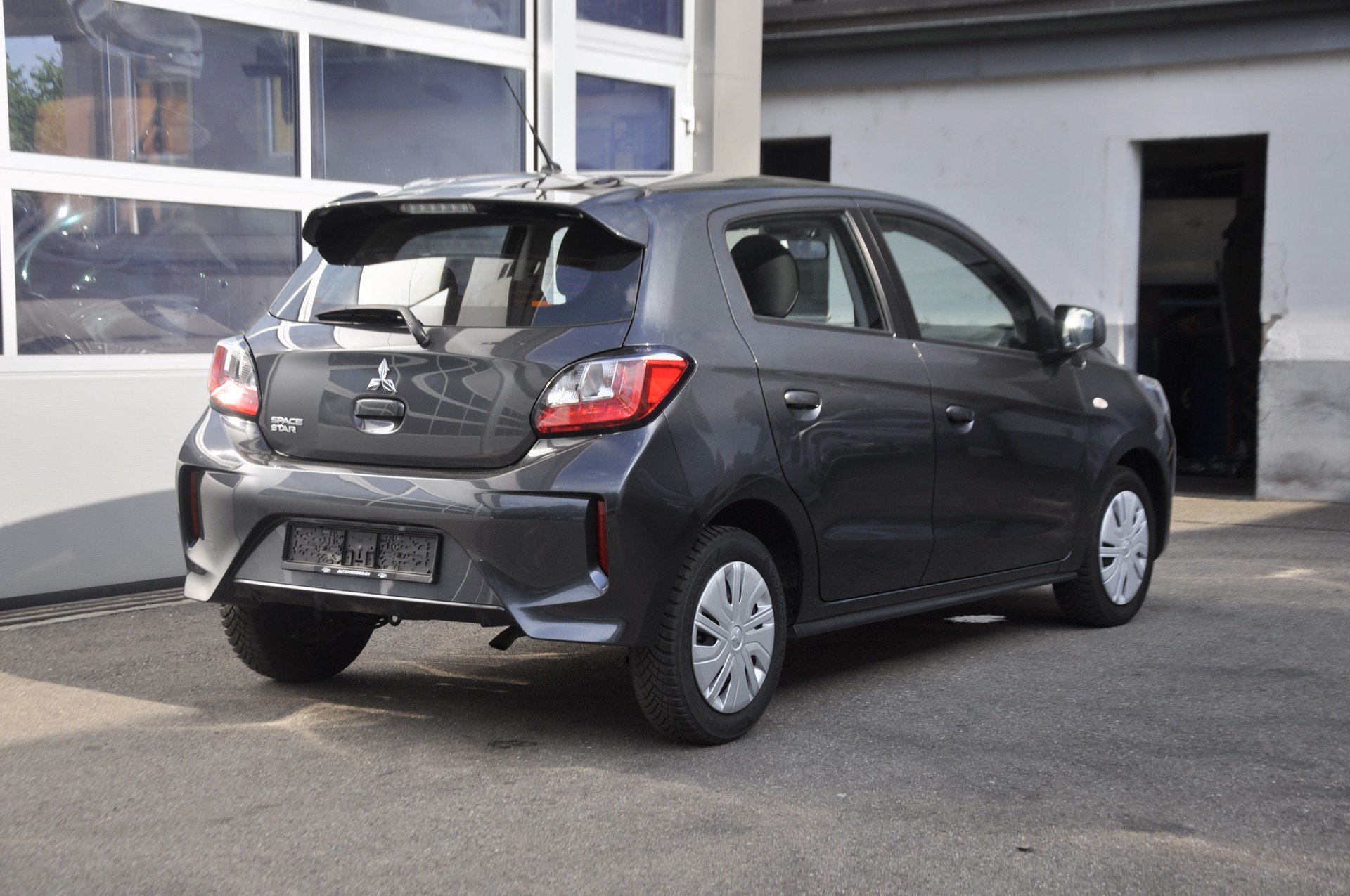 MITSUBISHI Space Star 1.2 CVT Inform I Automatik-image-2