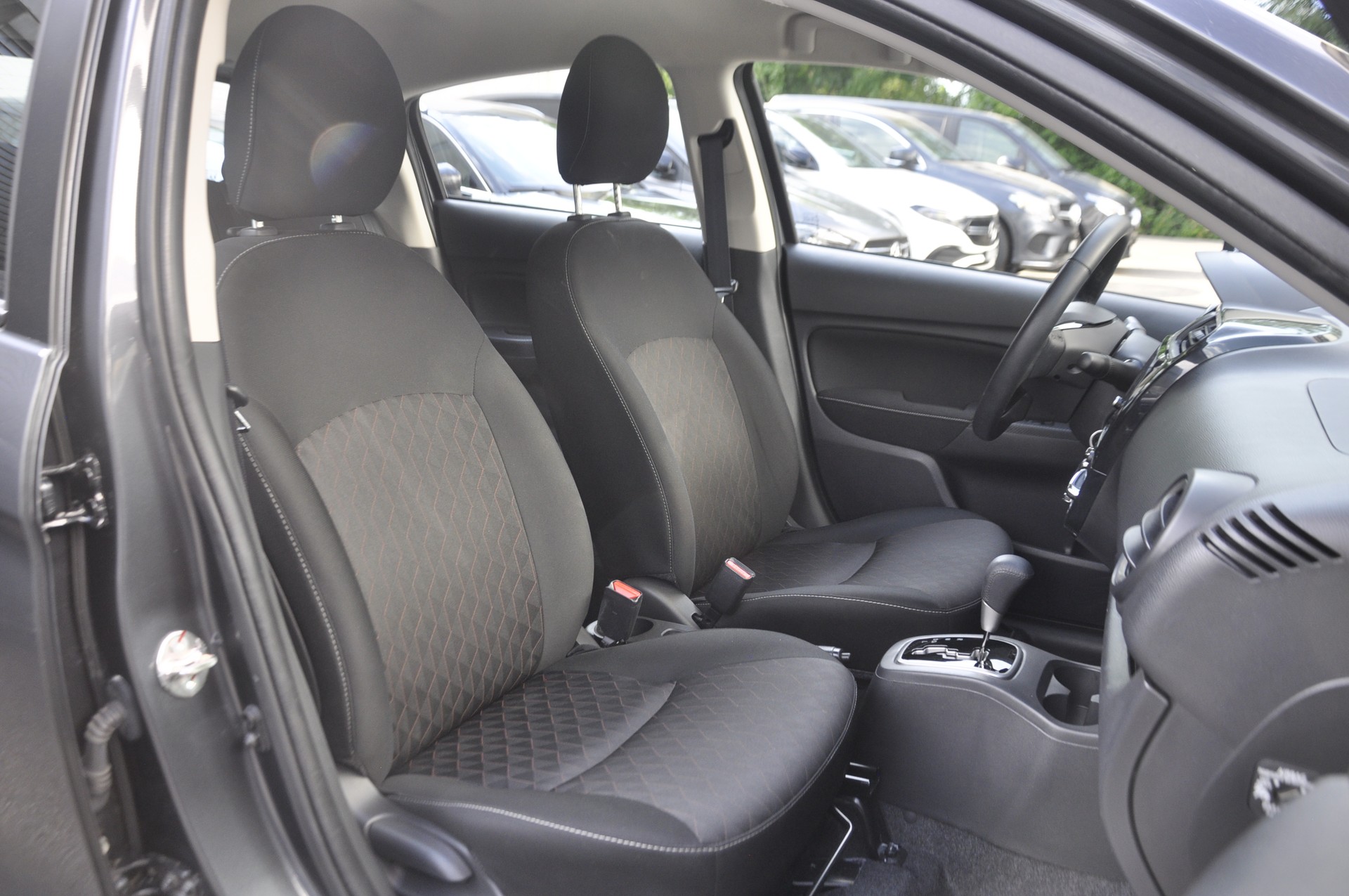 MITSUBISHI Space Star 1.2 CVT Inform I Automatik-image-6