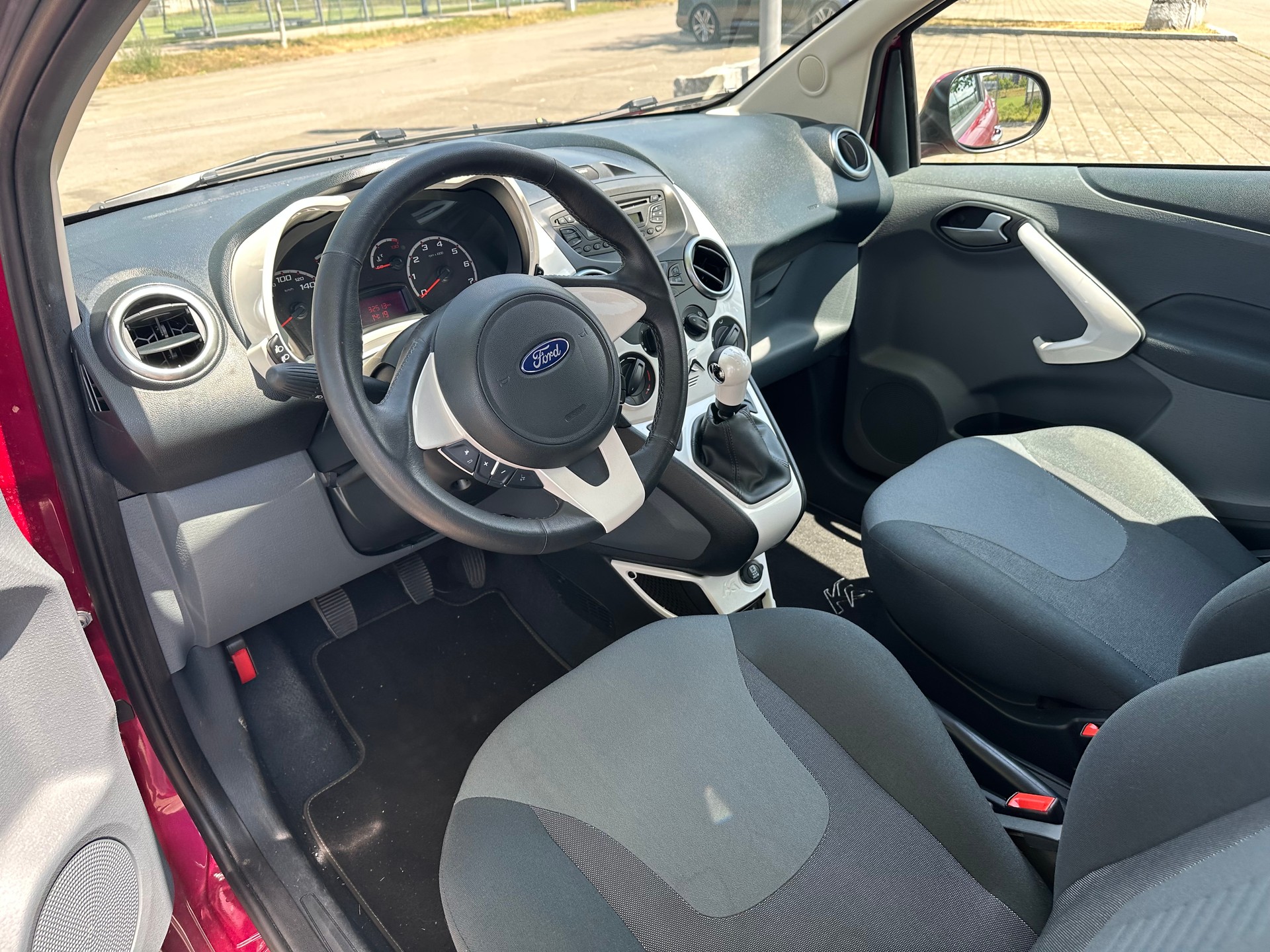 FORD KA 1.25 Titanium+-image-8