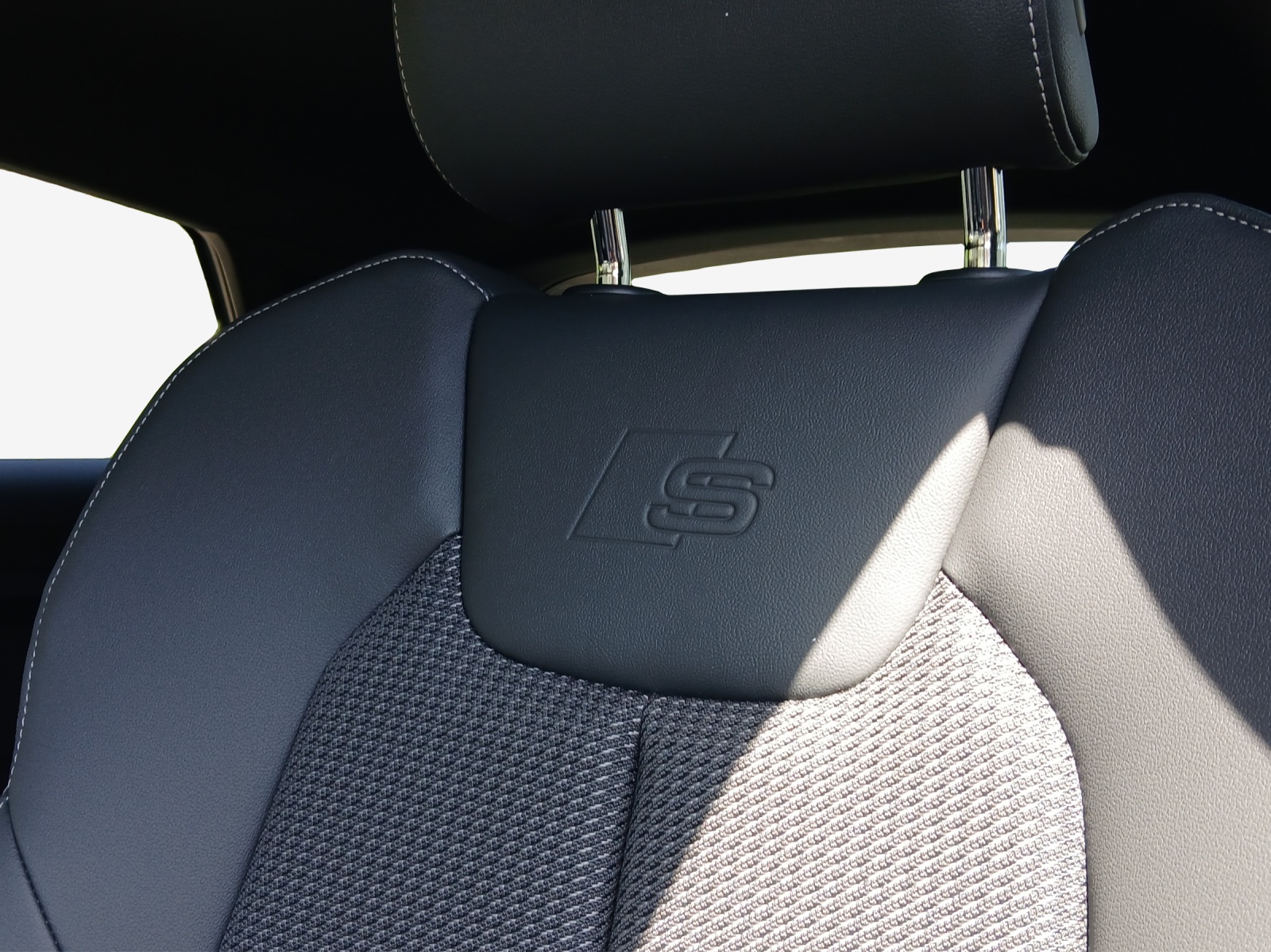 AUDI A1 Sportback 30 TFSI S Line Attraction S-tronic-image-14