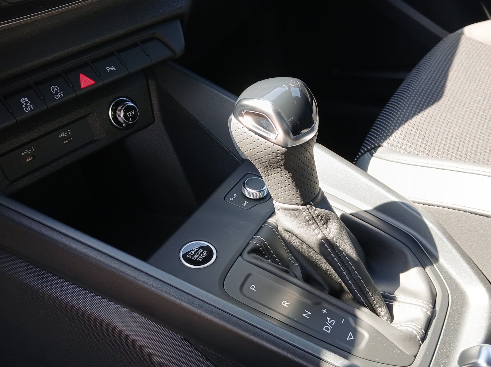 AUDI A1 Sportback 30 TFSI S Line Attraction S-tronic-image-15