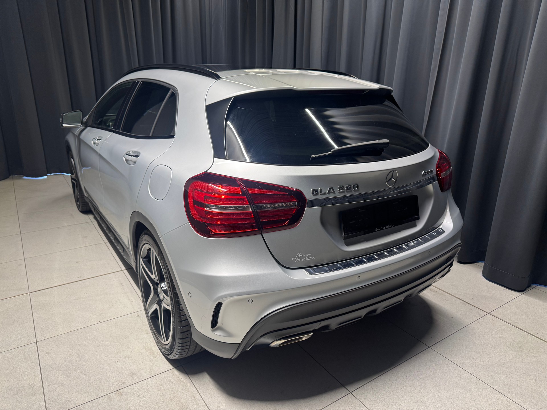 MERCEDES-BENZ GLA 220 AMG Line 4Matic 7G-DCT (26)-image-3