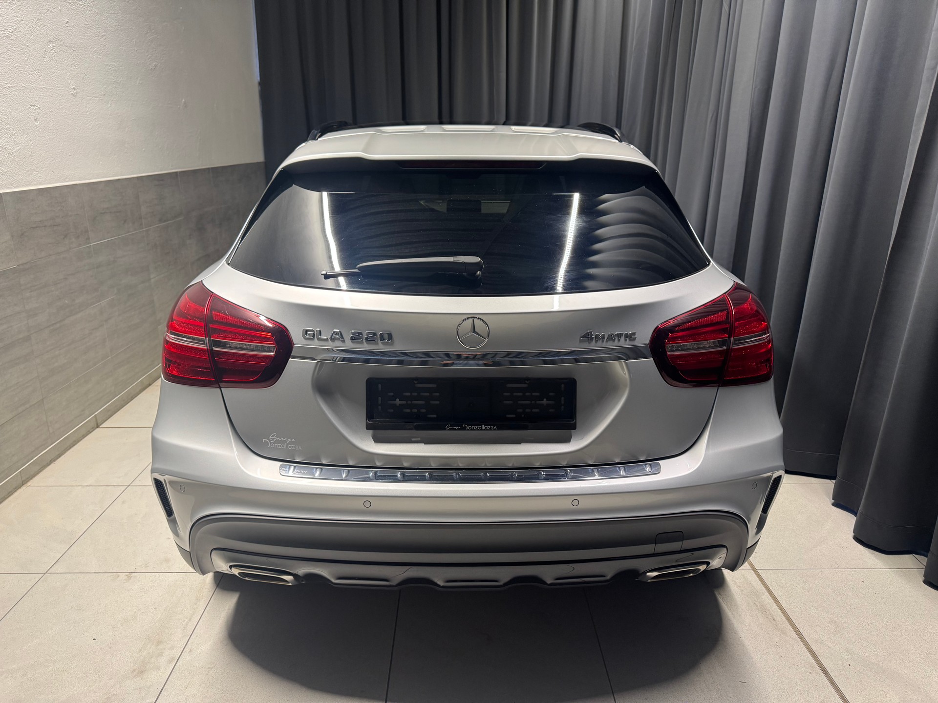 MERCEDES-BENZ GLA 220 AMG Line 4Matic 7G-DCT (26)-image-4