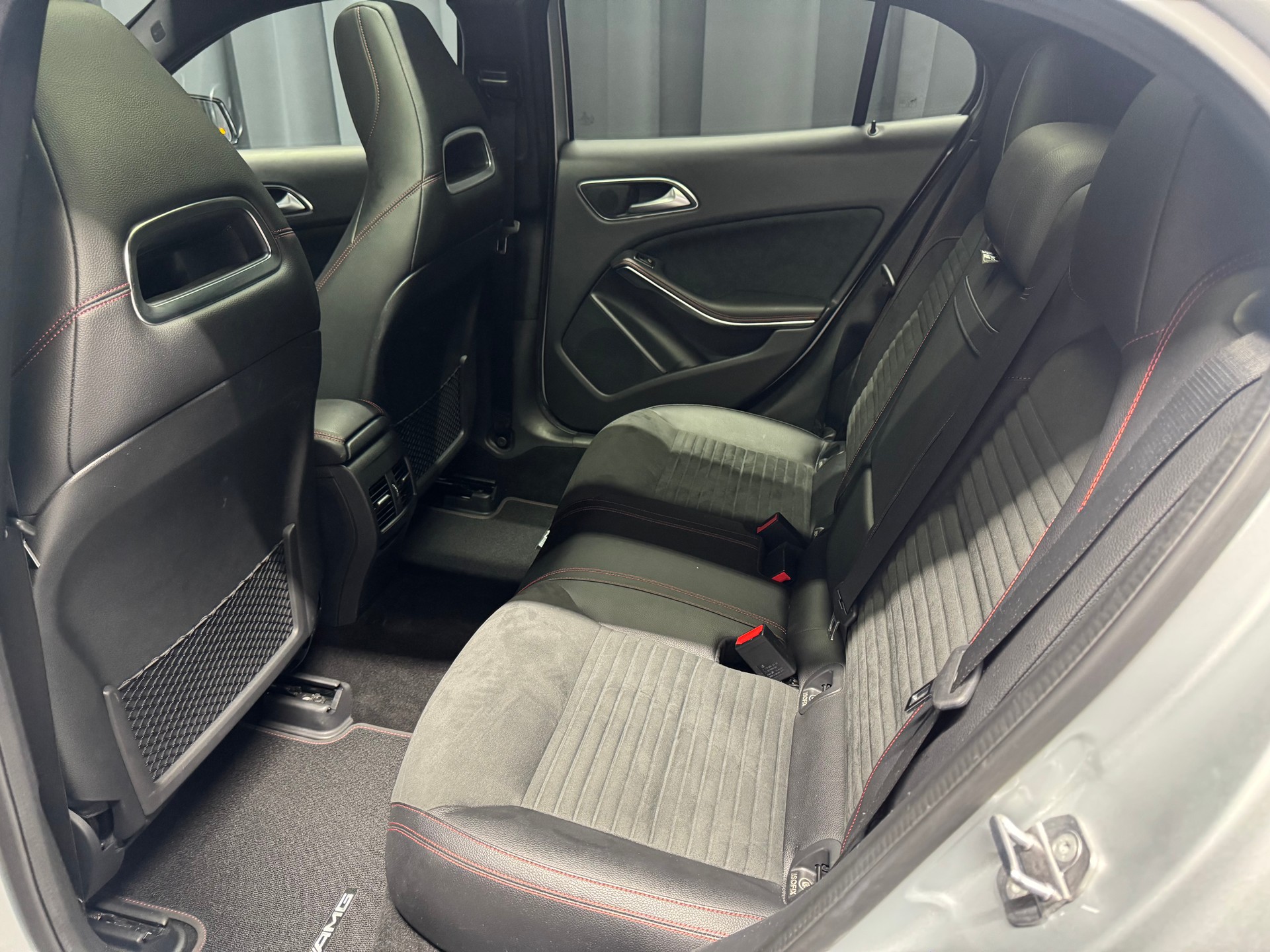 MERCEDES-BENZ GLA 220 AMG Line 4Matic 7G-DCT (26)-image-7