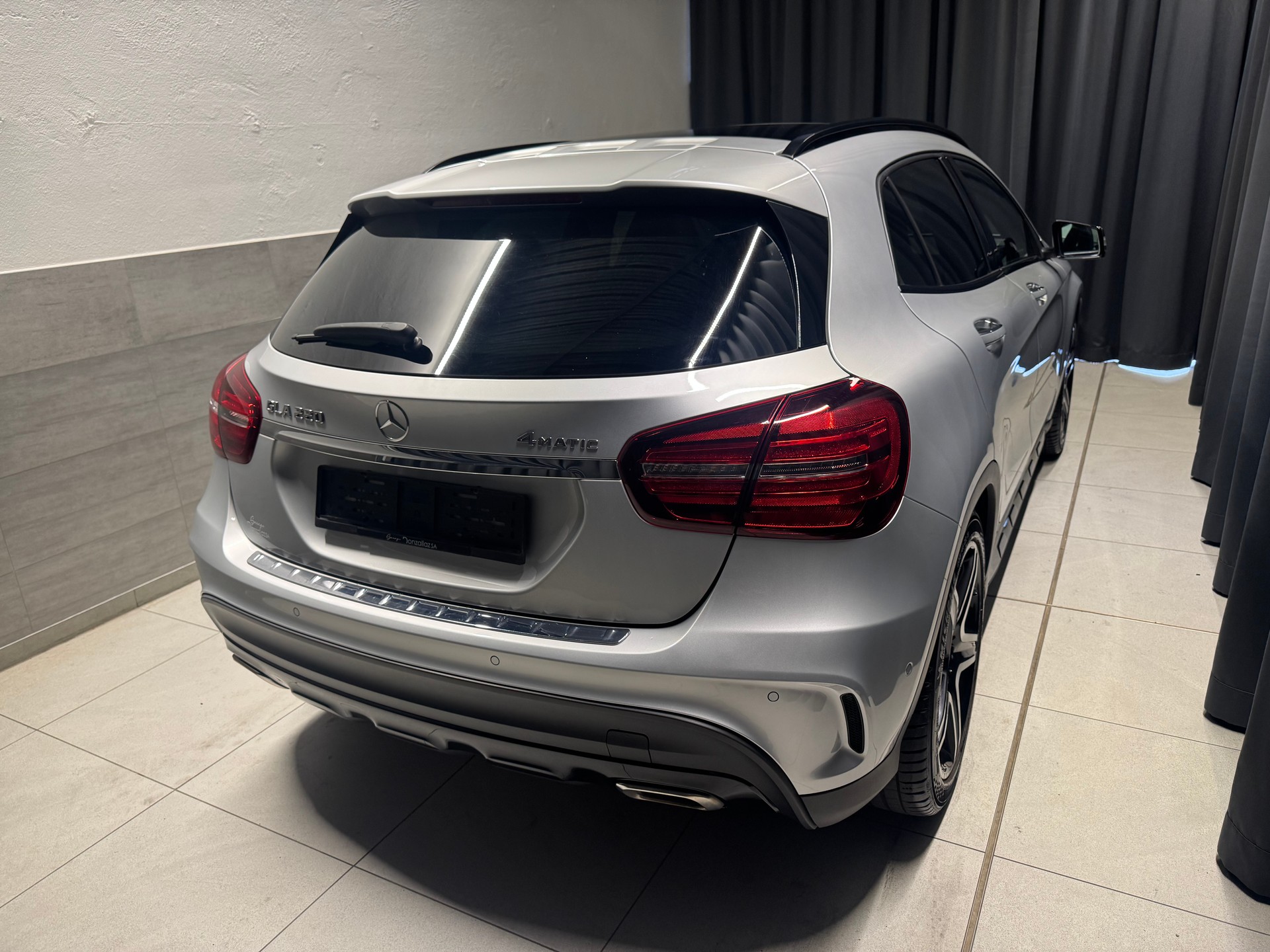 MERCEDES-BENZ GLA 220 AMG Line 4Matic 7G-DCT (26)-image-5