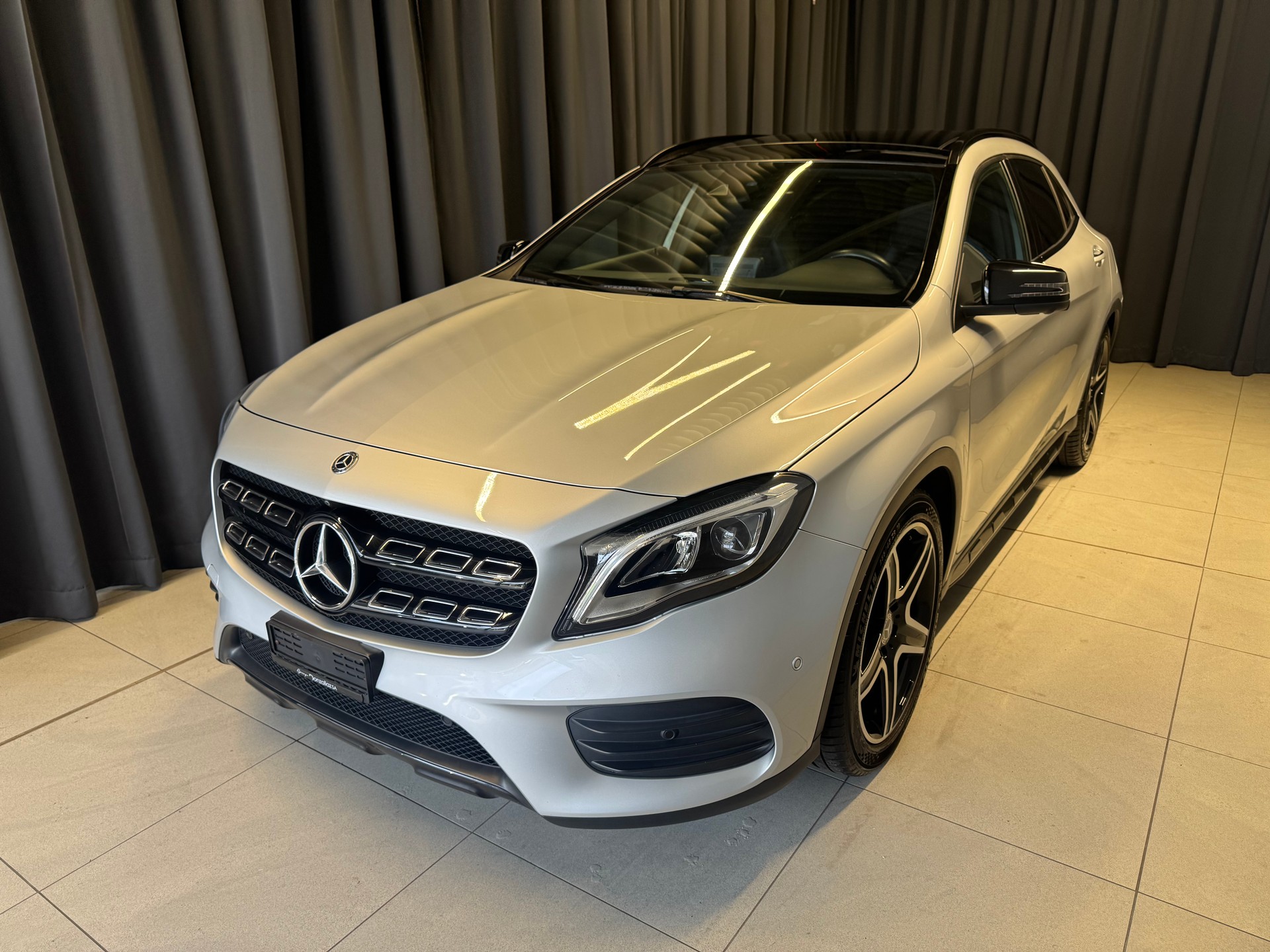 MERCEDES-BENZ GLA 220 AMG Line 4Matic 7G-DCT (26)-image-2