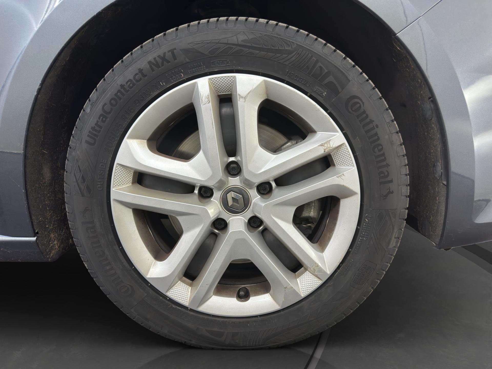RENAULT Mégane Berline 1.6 E-Tech Intens-image-26