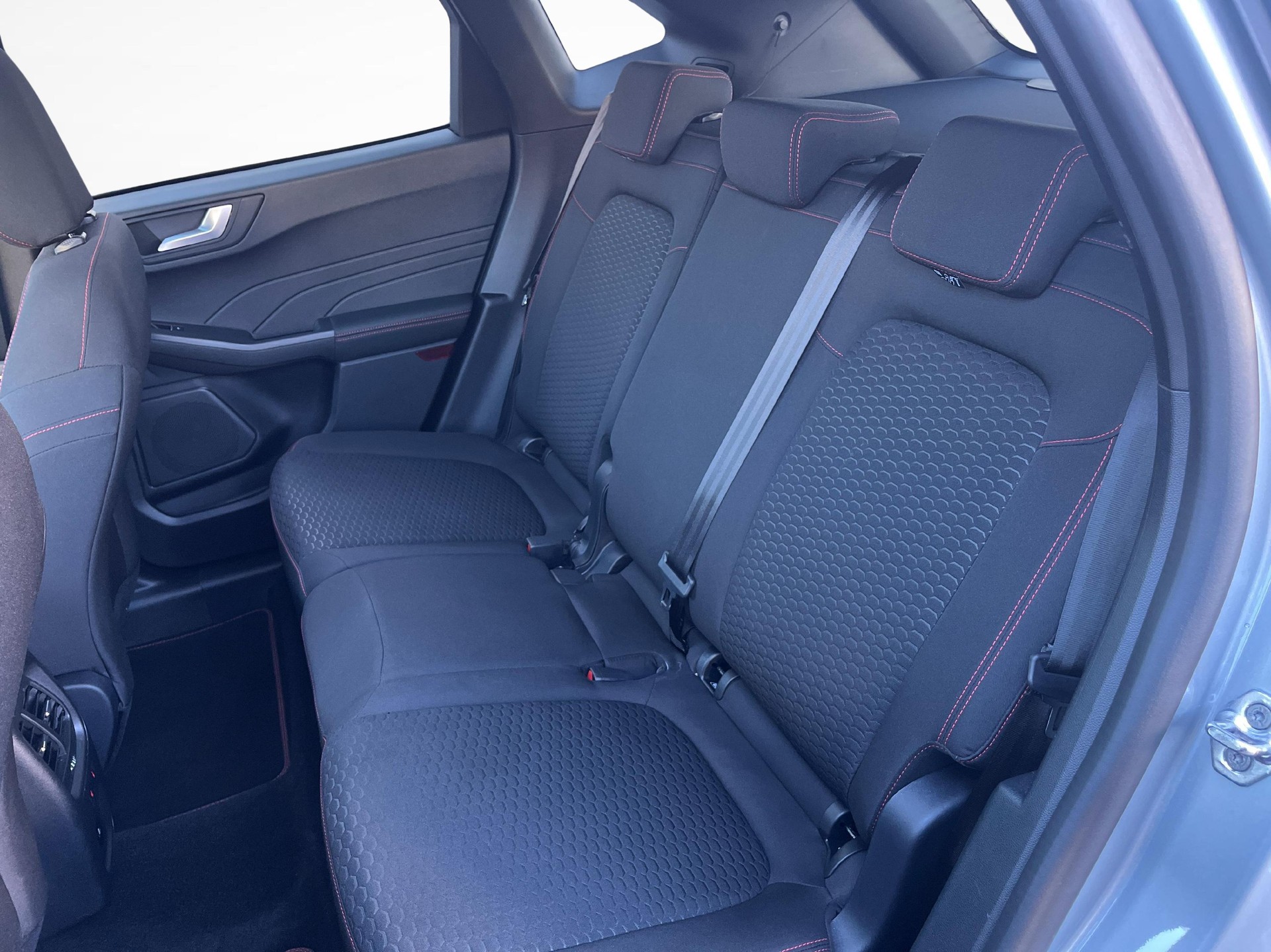 FORD Kuga 2.5 Hybrid ST-Line 4x4-image-10