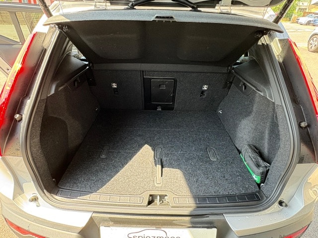 VOLVO XC40 P6 Plus-image-15