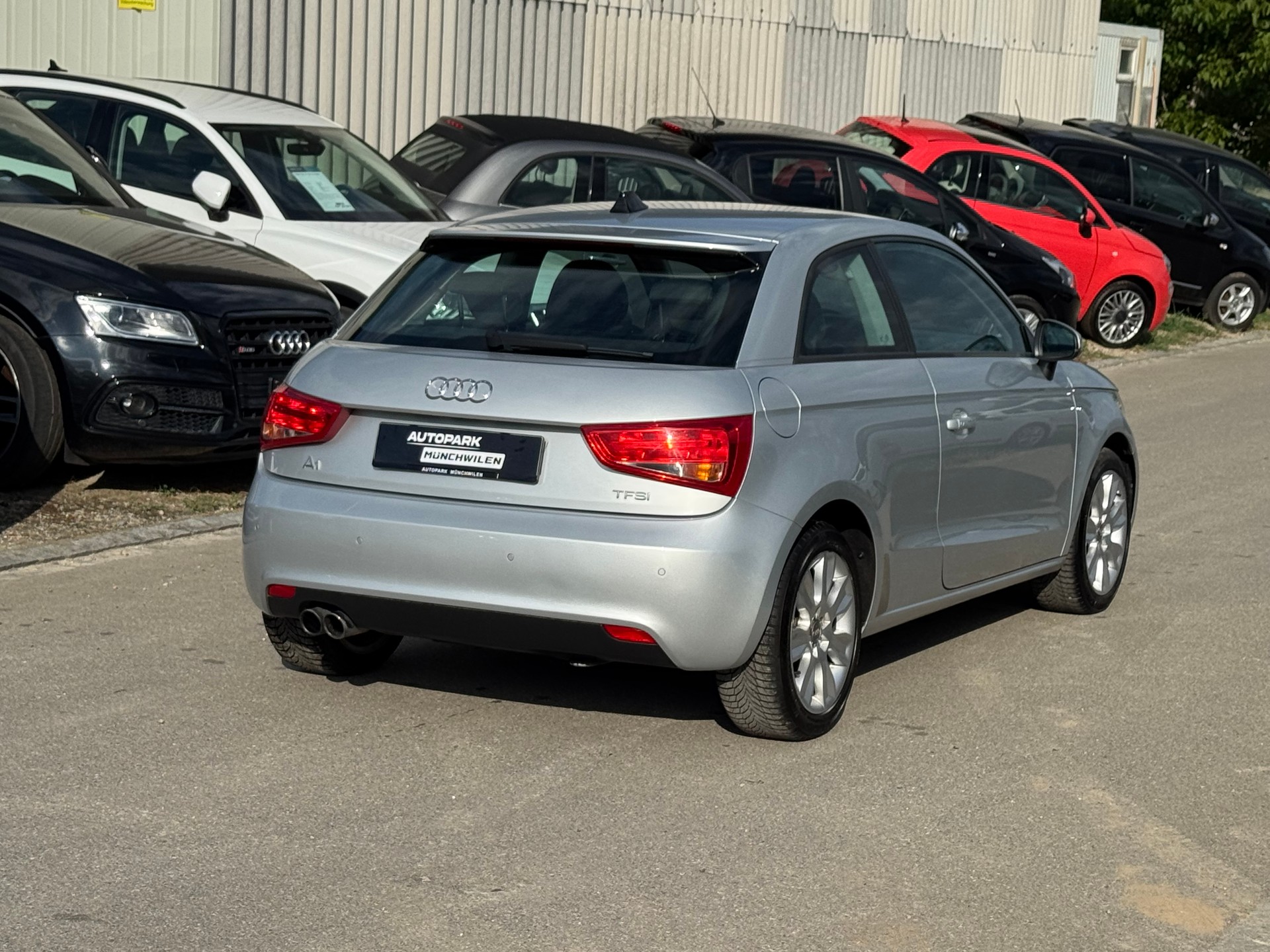 AUDI A1 1.4 TFSI Attraction S-tronic-image-2