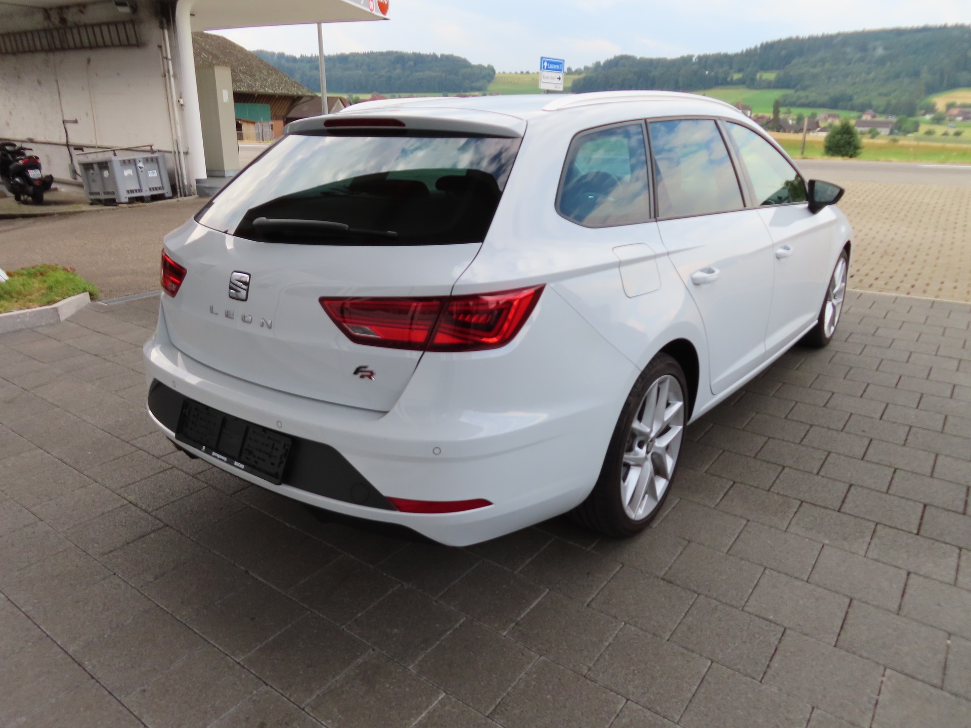 SEAT Leon ST 1.5 TSI EVO ACT FR DSG-image-3
